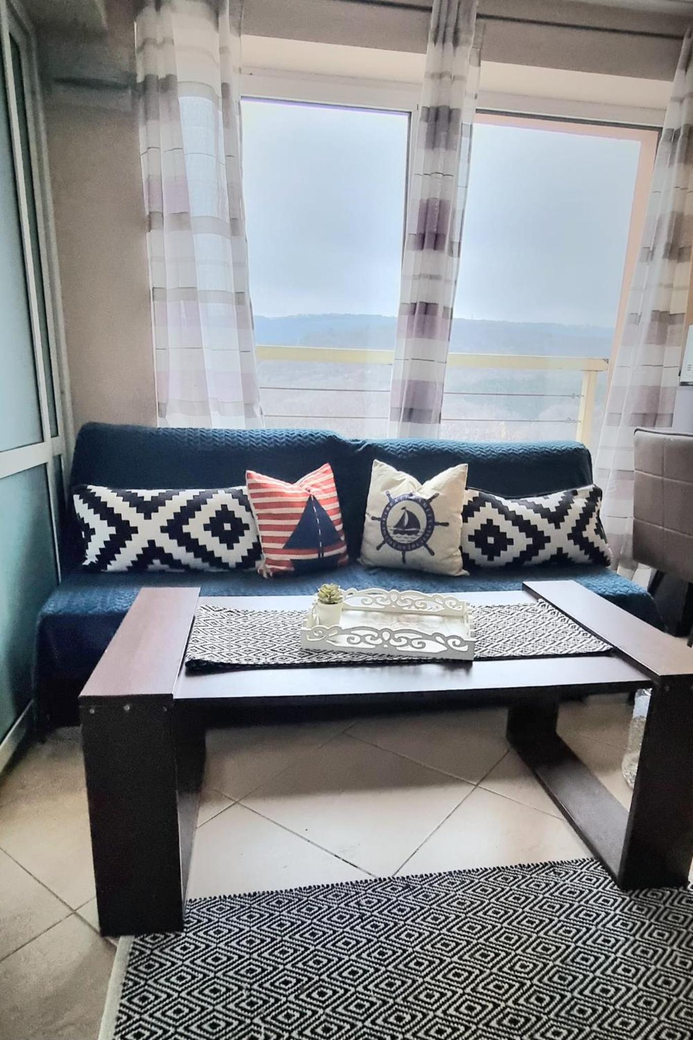 Cozy 1 bed with sea view & pool