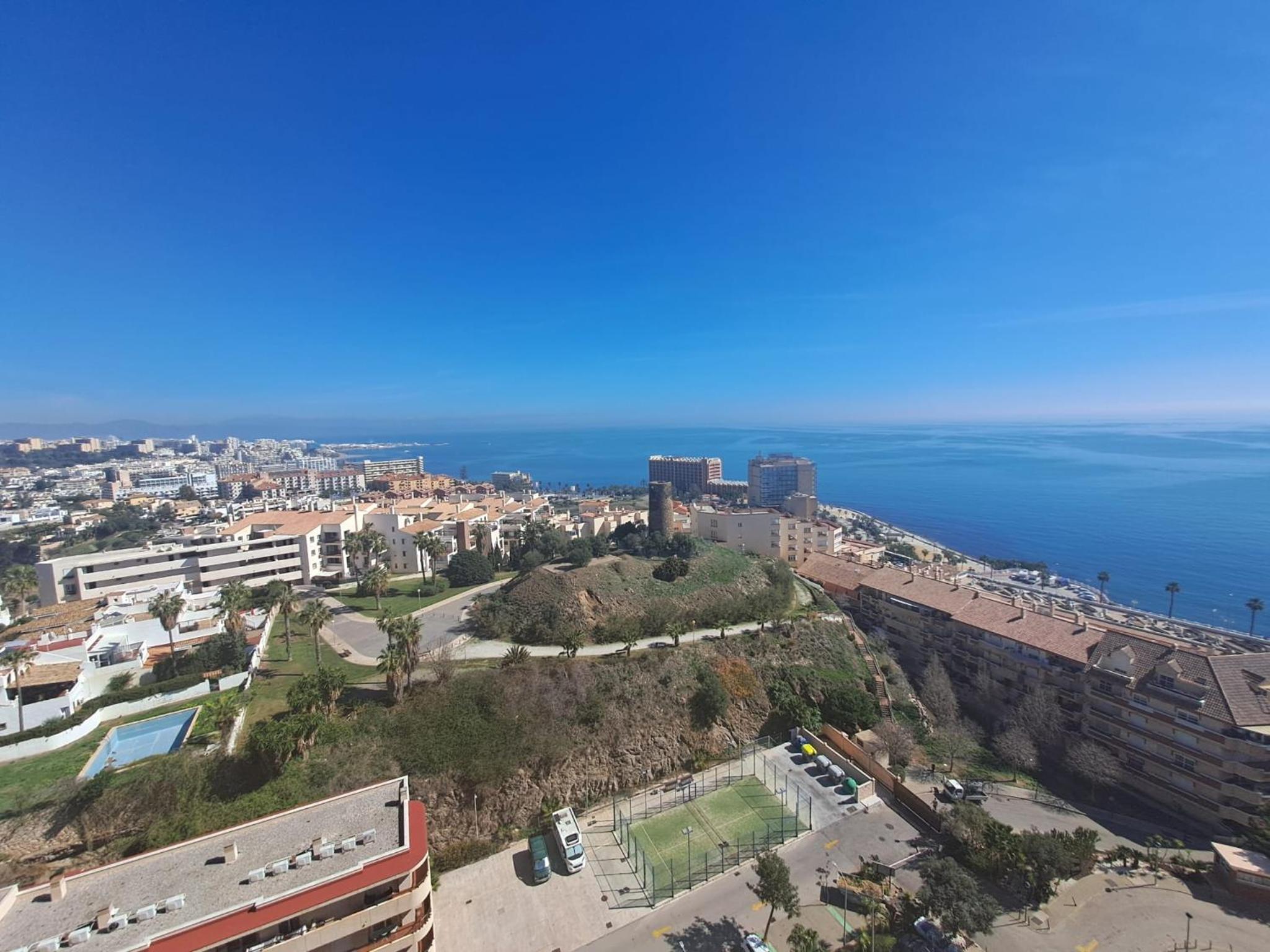 Beachfront Complex El Coloso views,pools,parking Benalmadena Costa