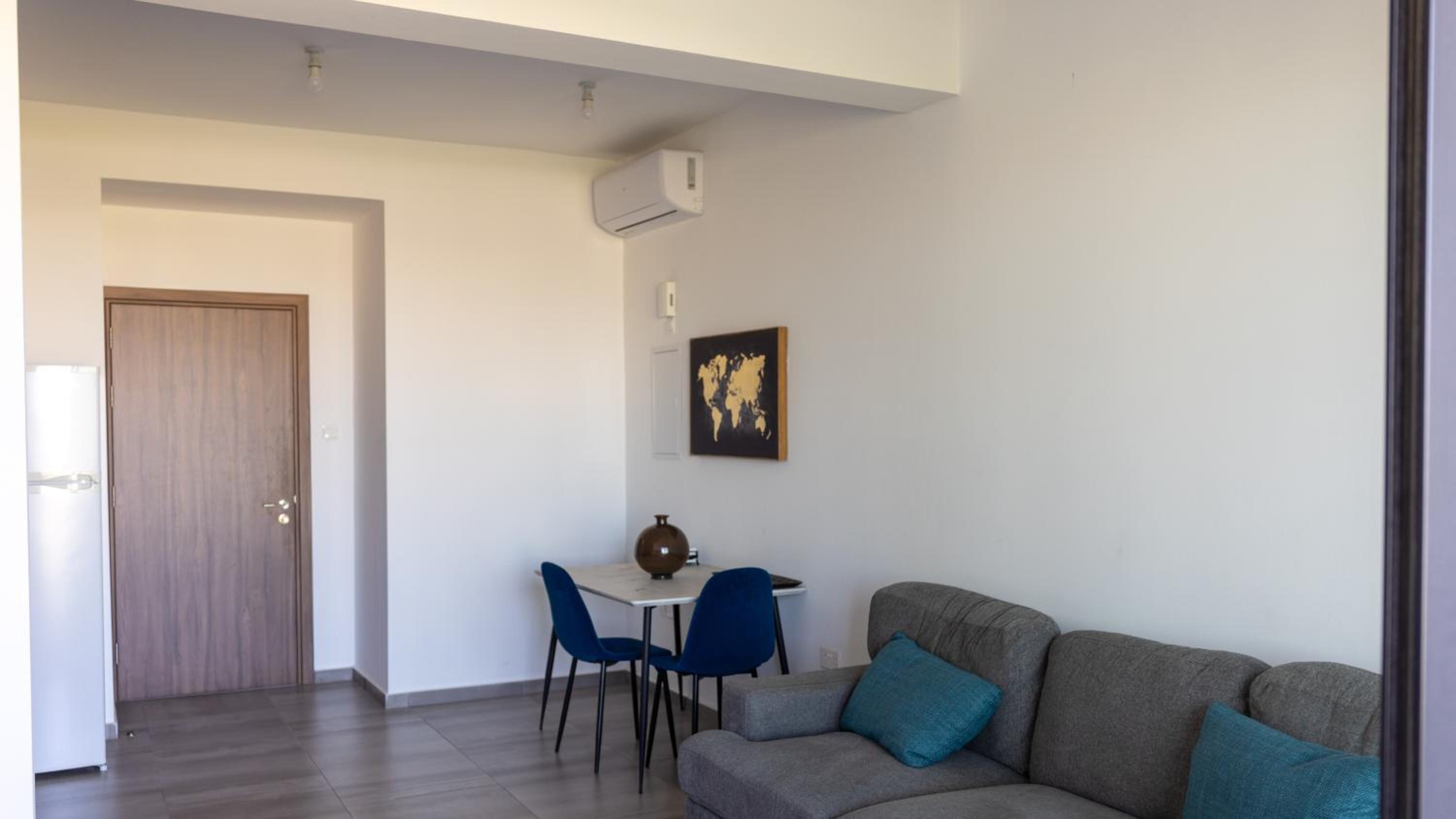 One Bedroom Whole Apartment with veranda