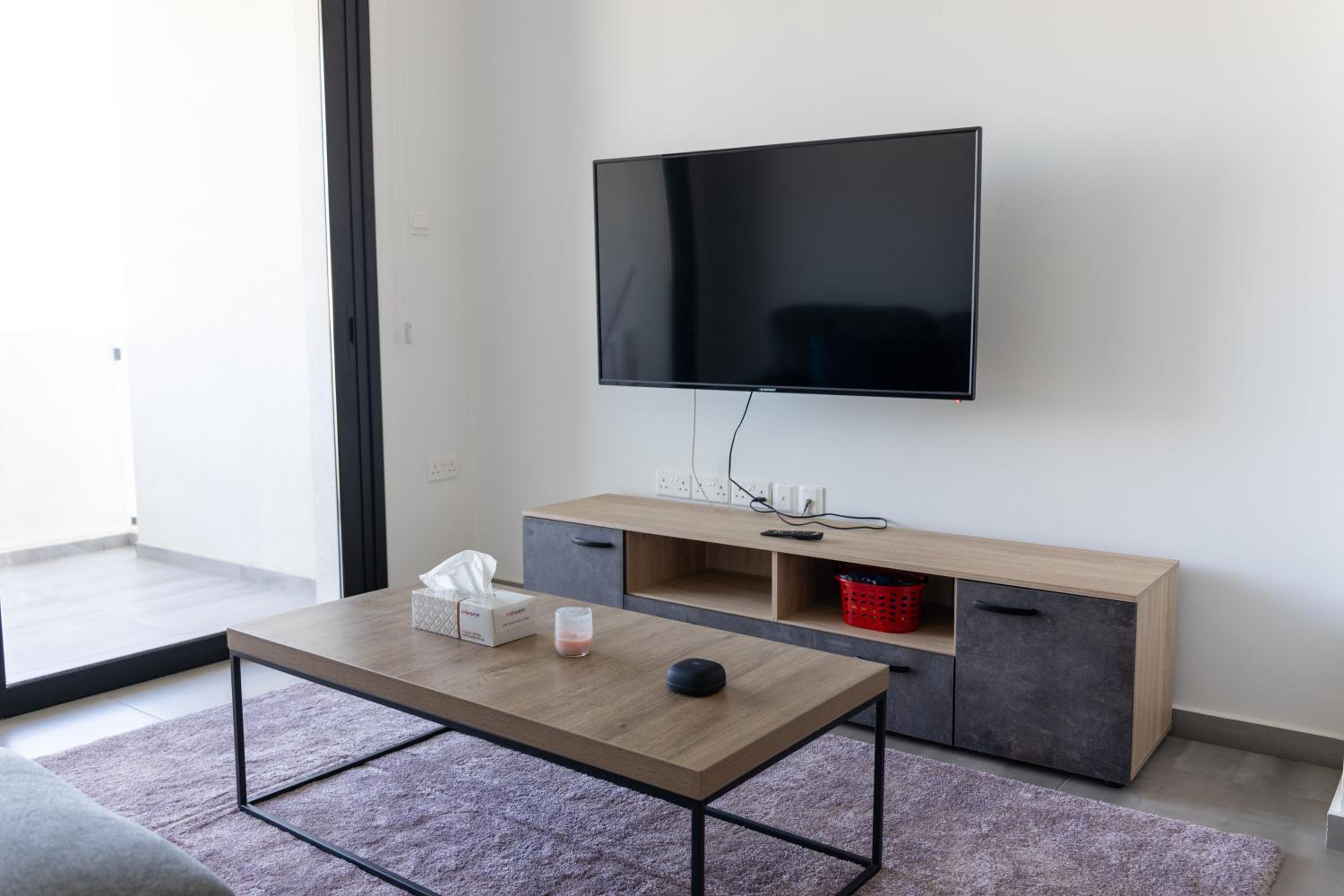 One Bedroom Whole Apartment with veranda