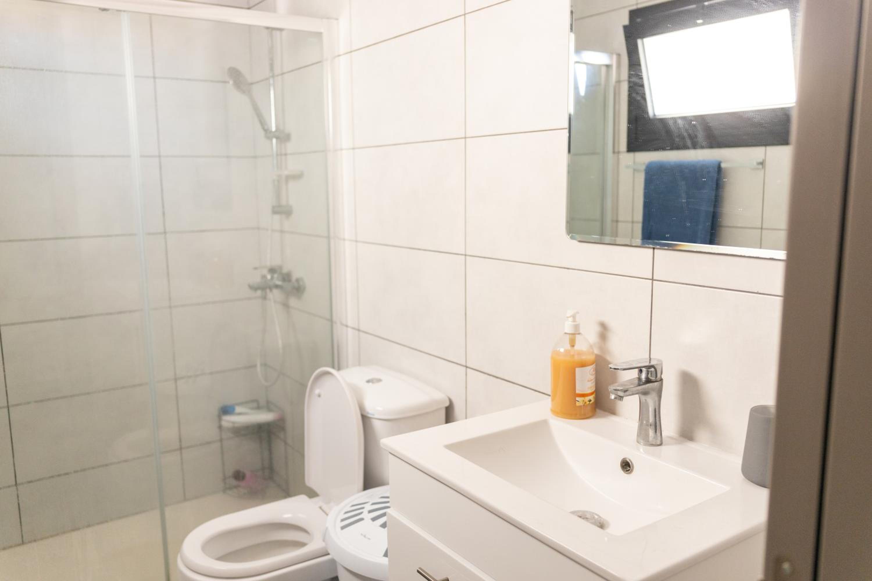 One Bedroom Whole Apartment with veranda