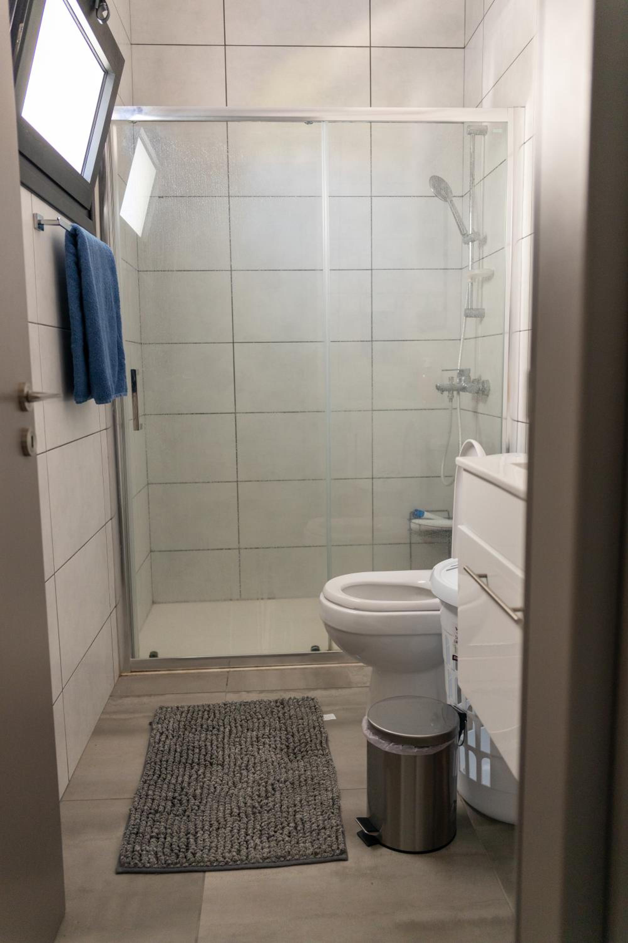 One Bedroom Whole Apartment with veranda