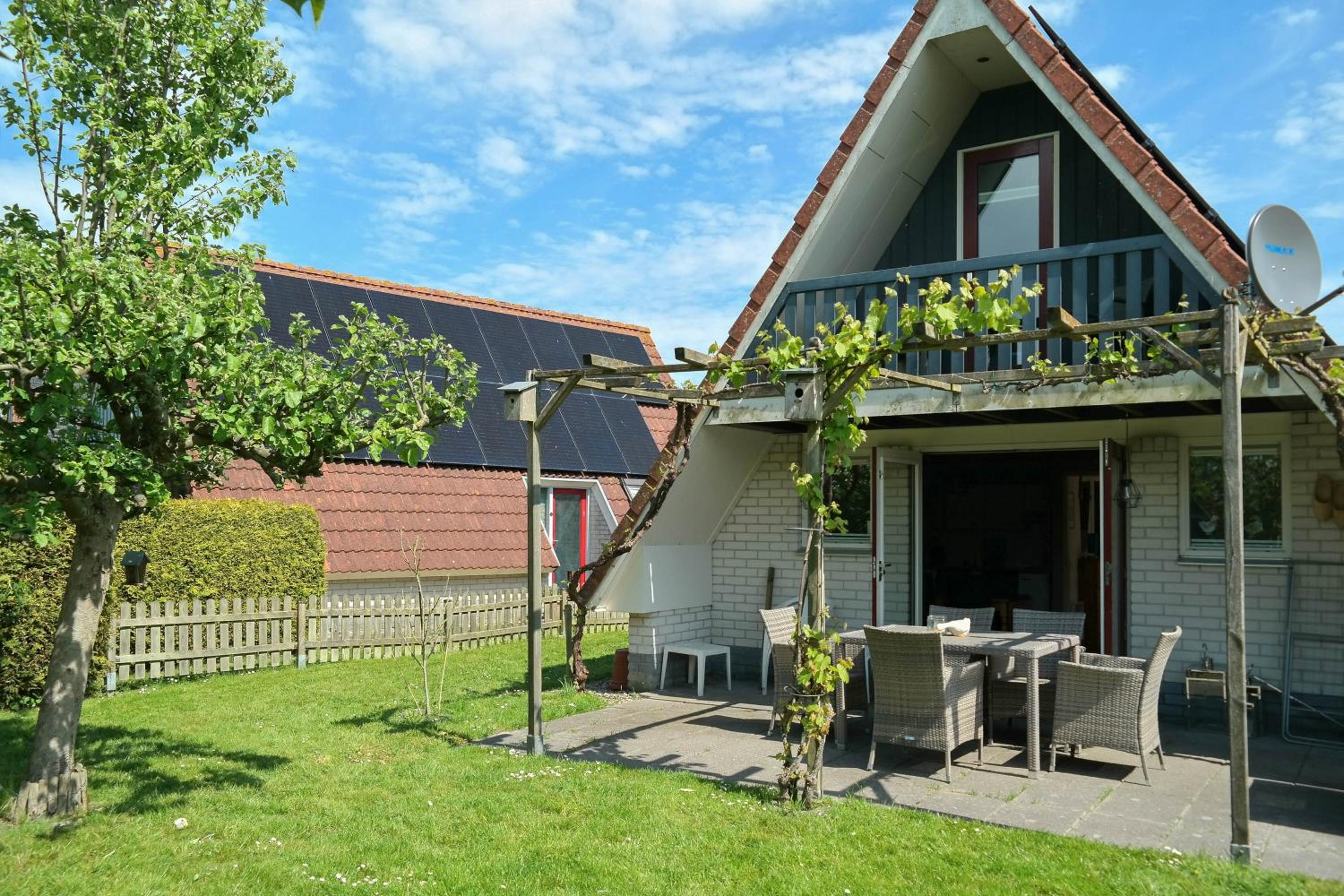 De Druif 6 pers holiday home close to the National Park Lauwersmeer view 2