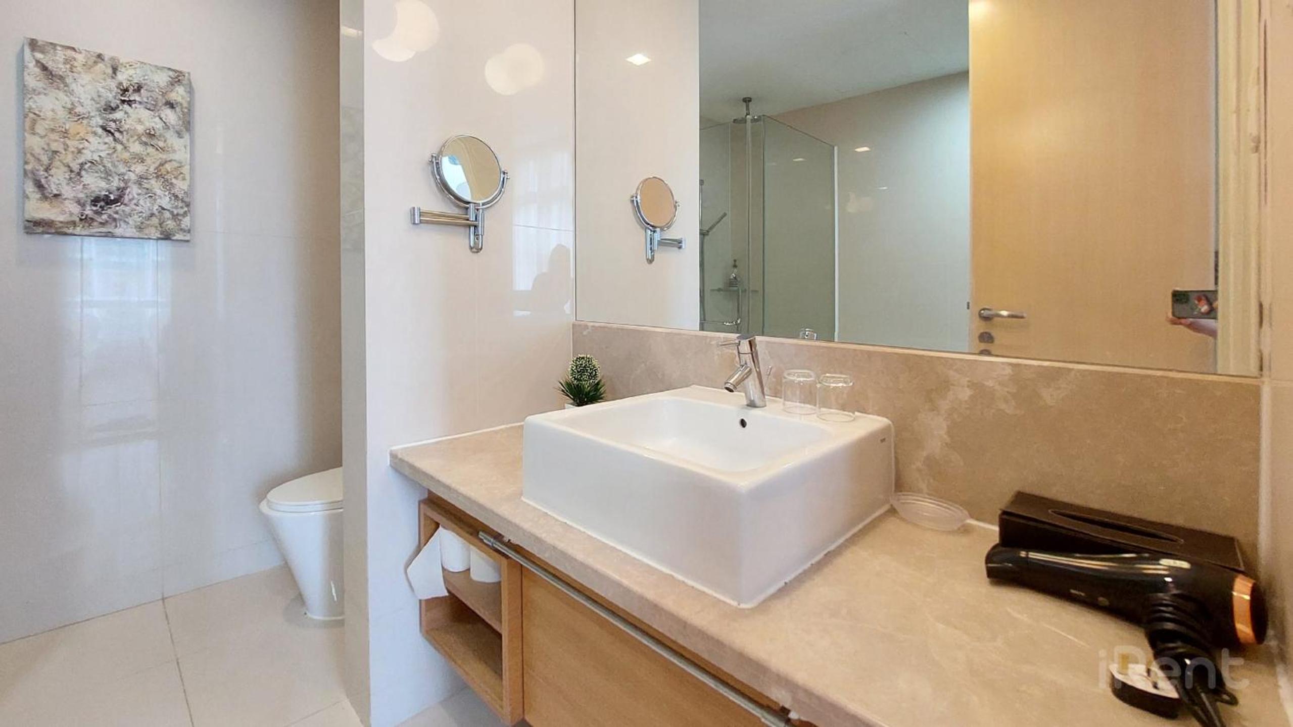 163 SUPER KING BED STUDIO near Petronas Twin Tower KLCC KL Convention Center by Zen Glo