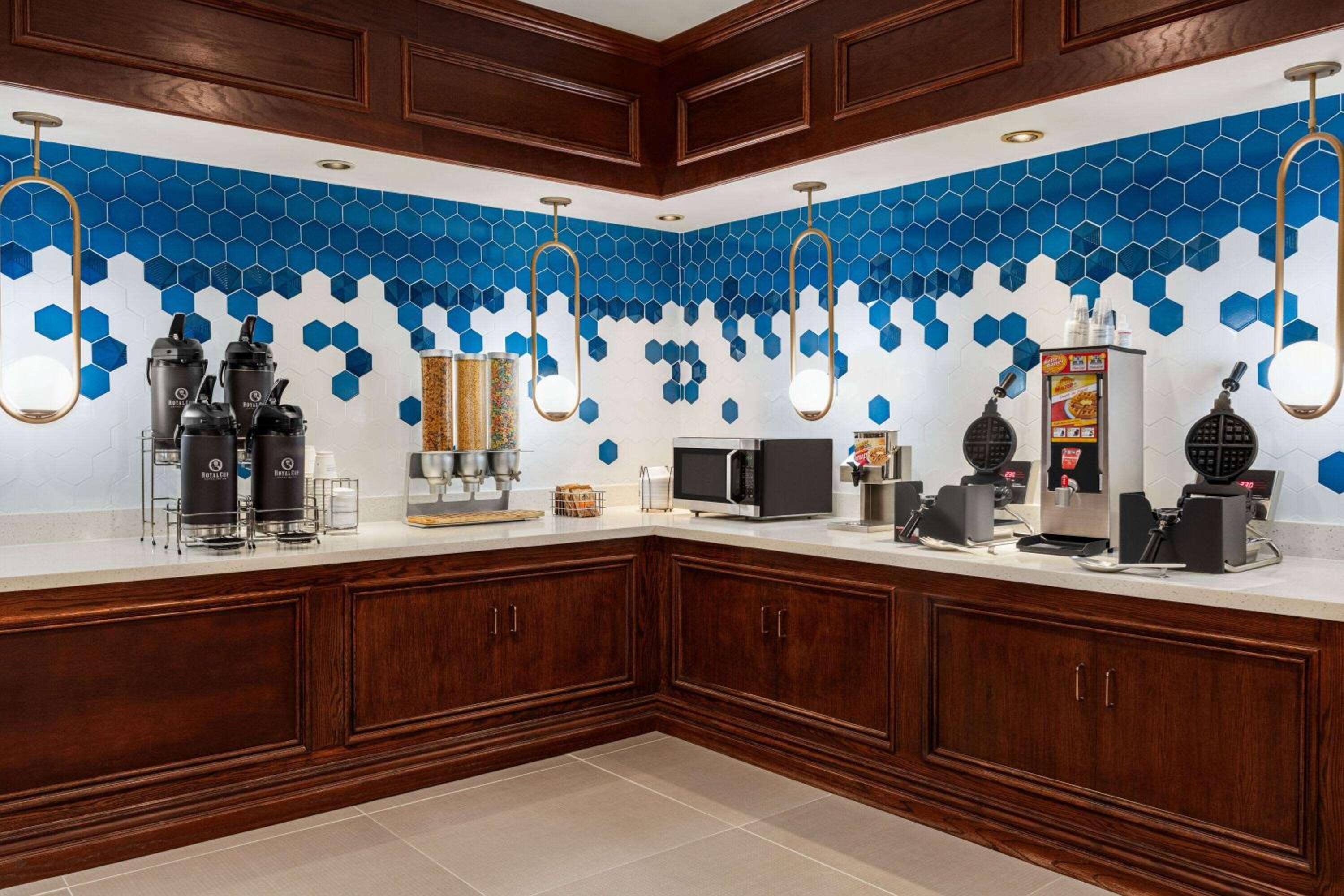 New York City Vacations - La Quinta by Wyndham Madison American Center - Property Image 24