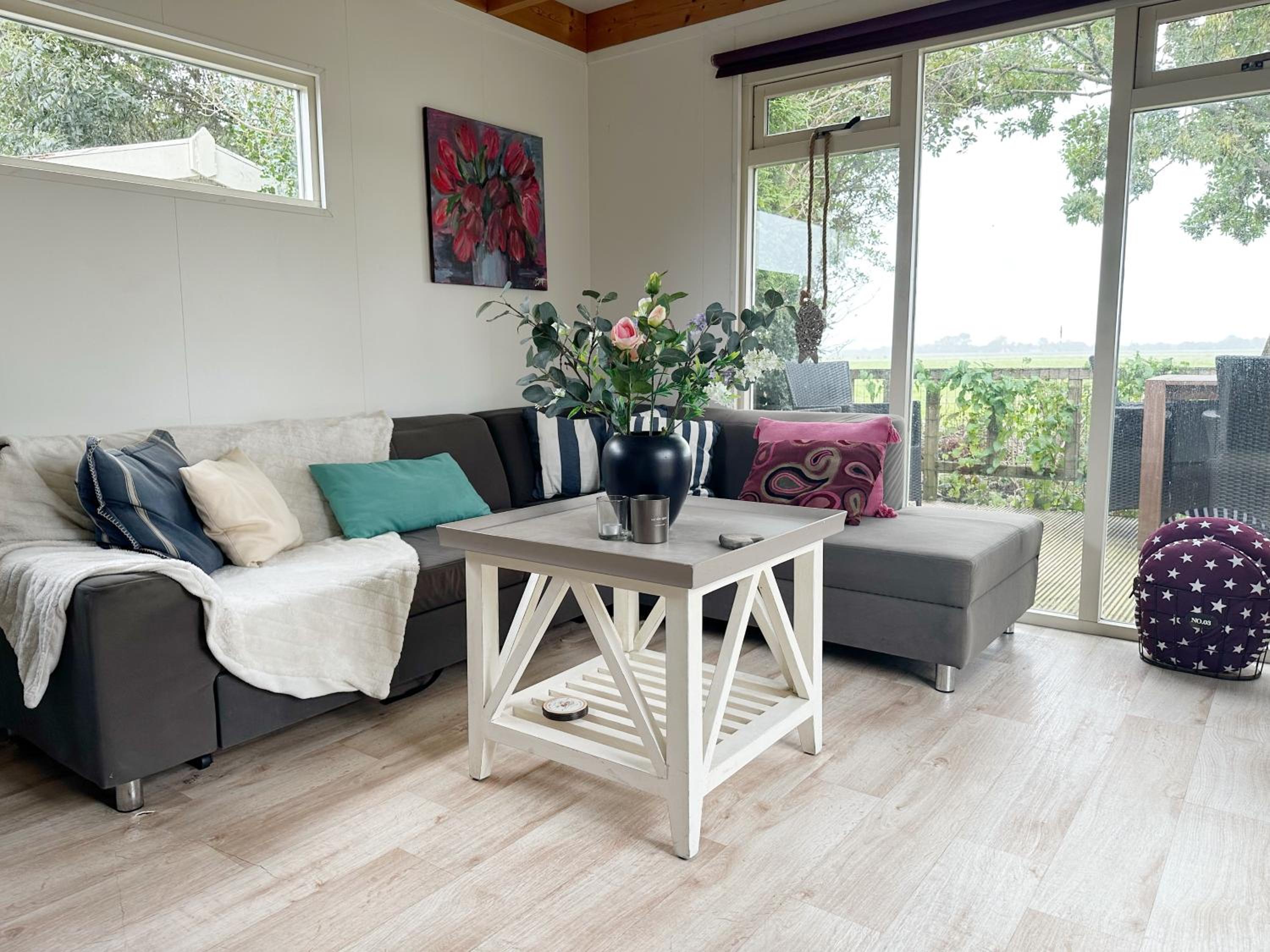 Chalet 560 op Recreatiepark De Wielen view 5