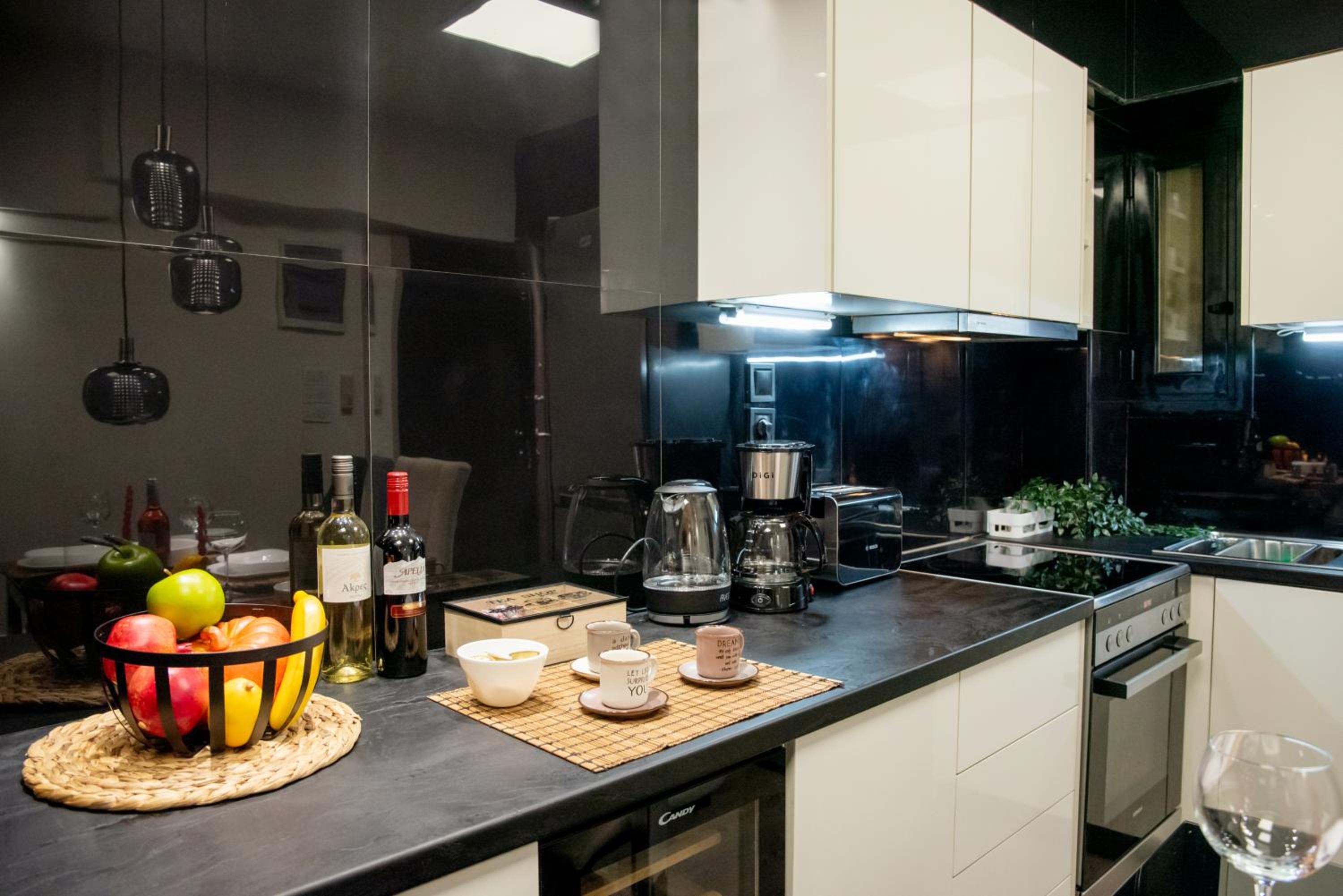 Athens centre Luxury Studio close to metro and Hospitals