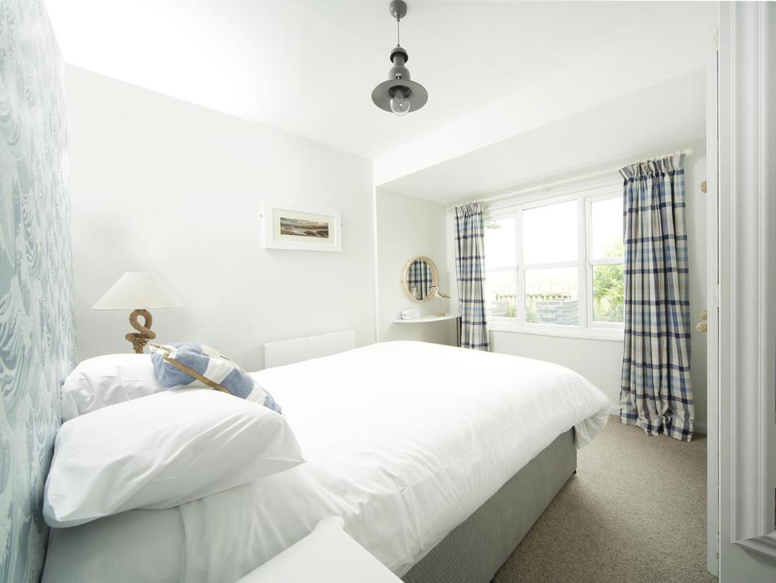 Point Cottages, Bamburgh view 4
