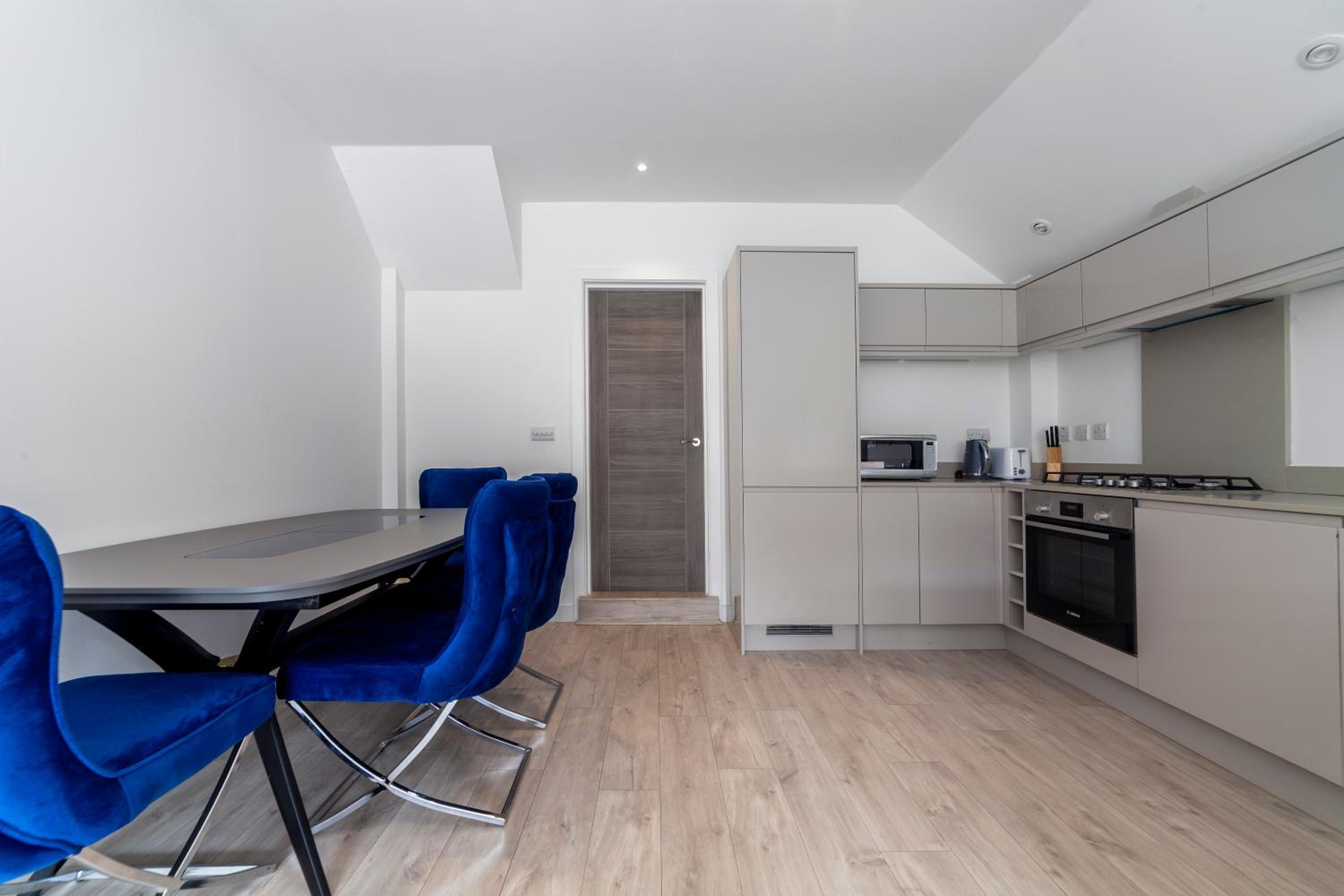 Beautiful New Semi-detached 3 BR House wGarden view 5