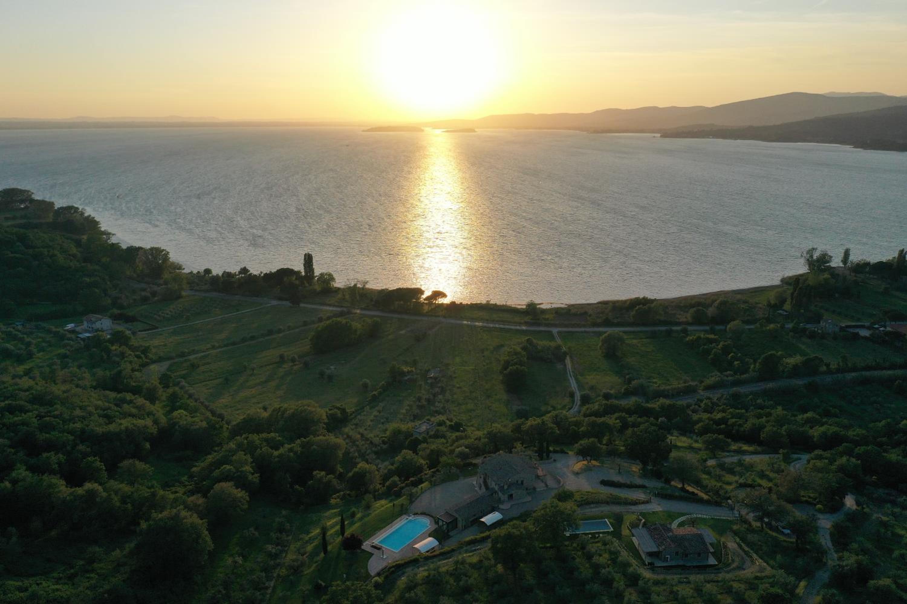 Luxury Estate Villa Trasimena Lake view 4