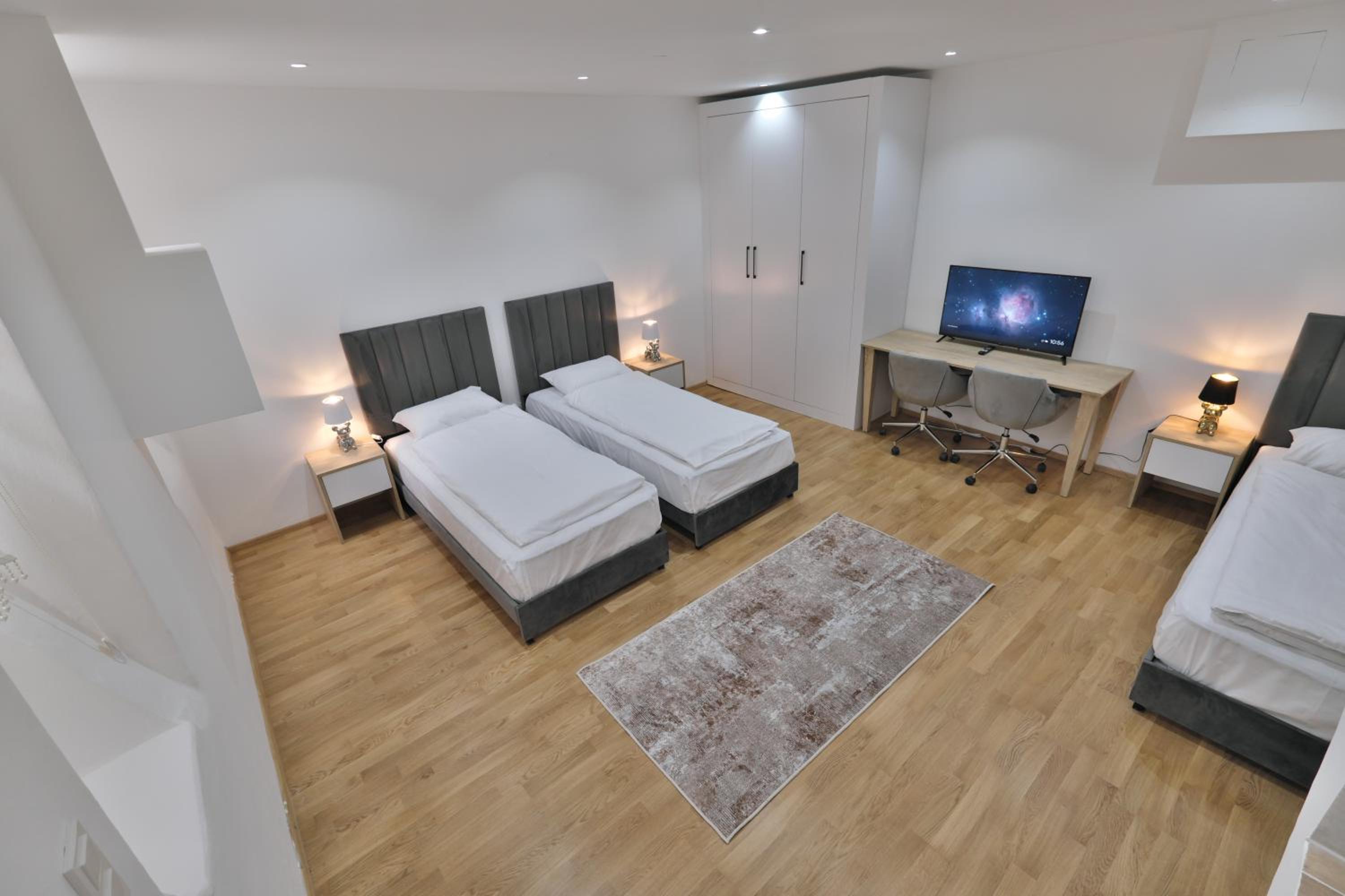 Vienna Lotus Apartments