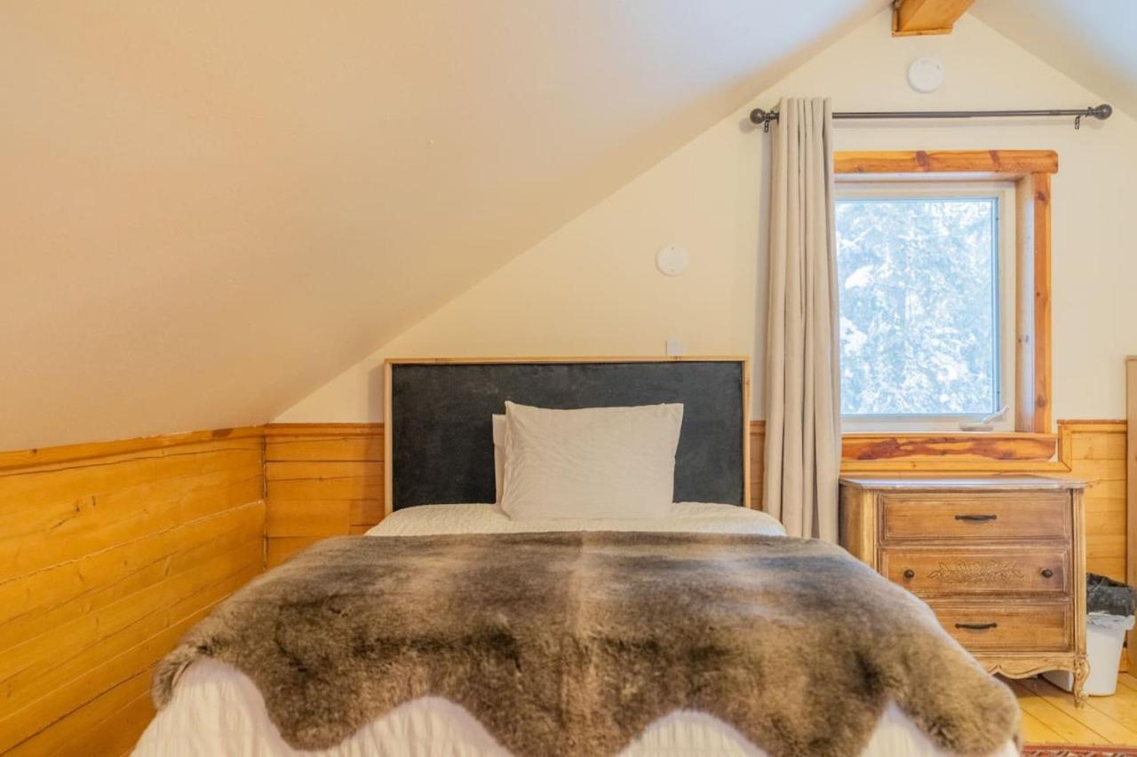 Iniakuk Forest Cabin