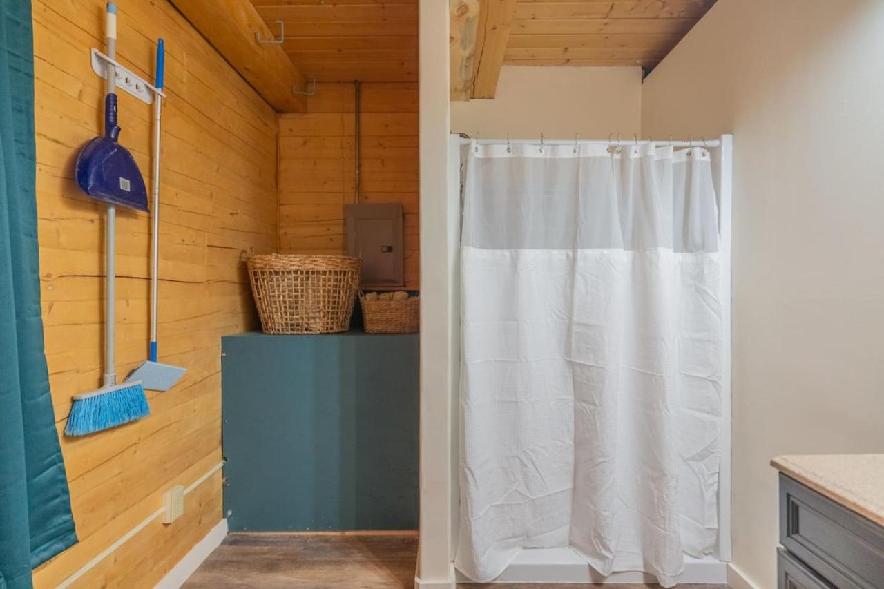 Iniakuk Forest Cabin
