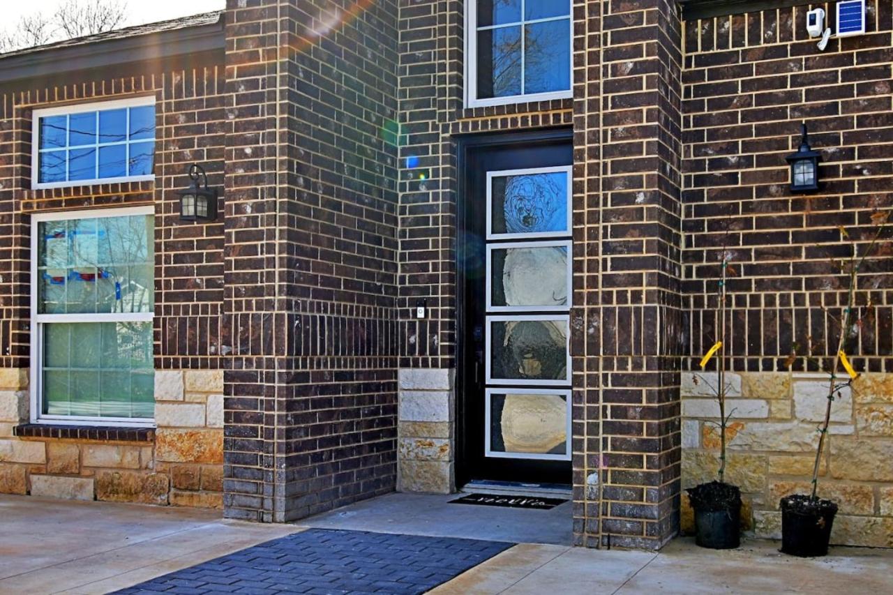 Stunning 6 Bedroom Near Downtown