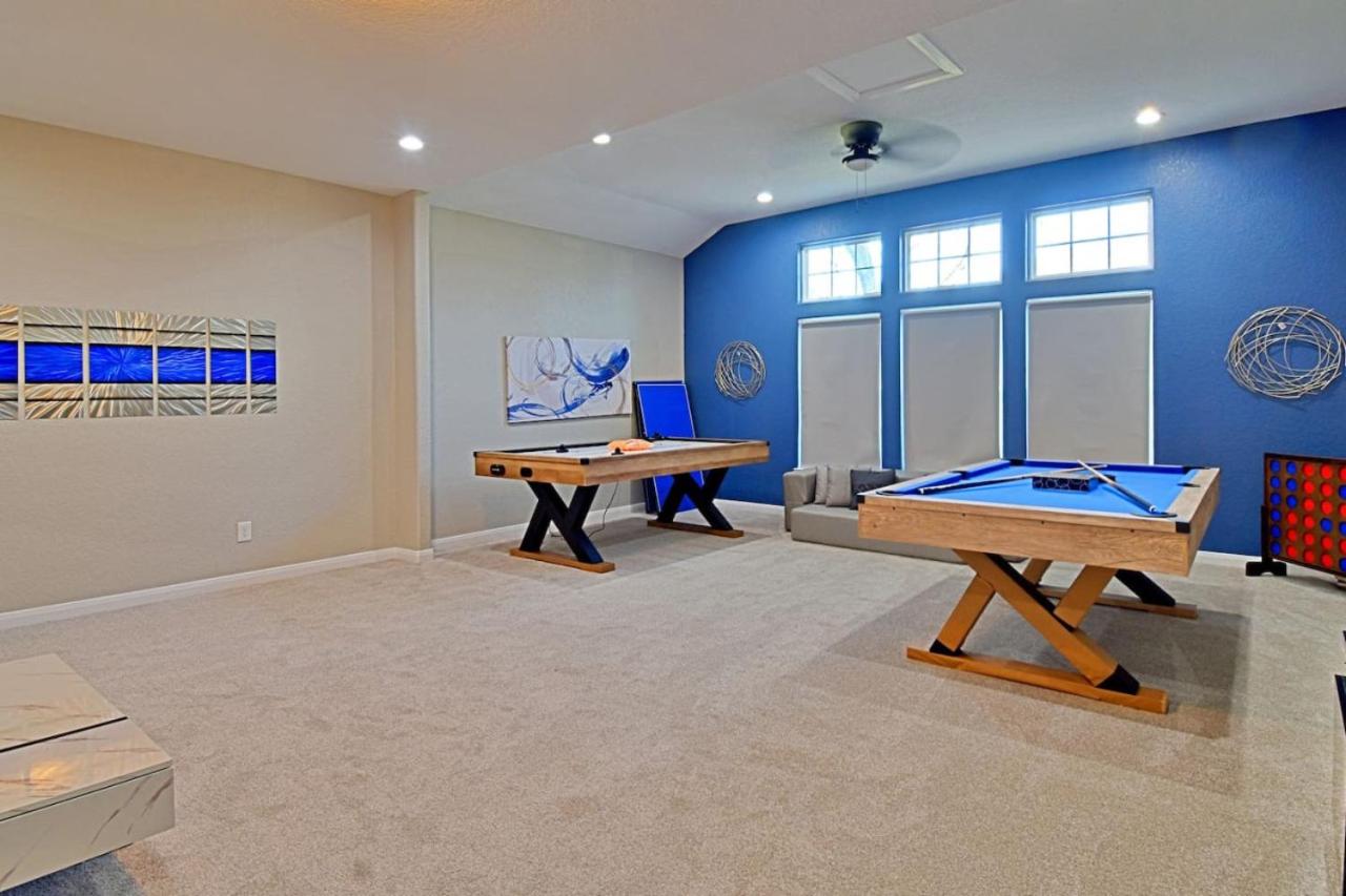 Stunning 6 Bedroom Near Downtown