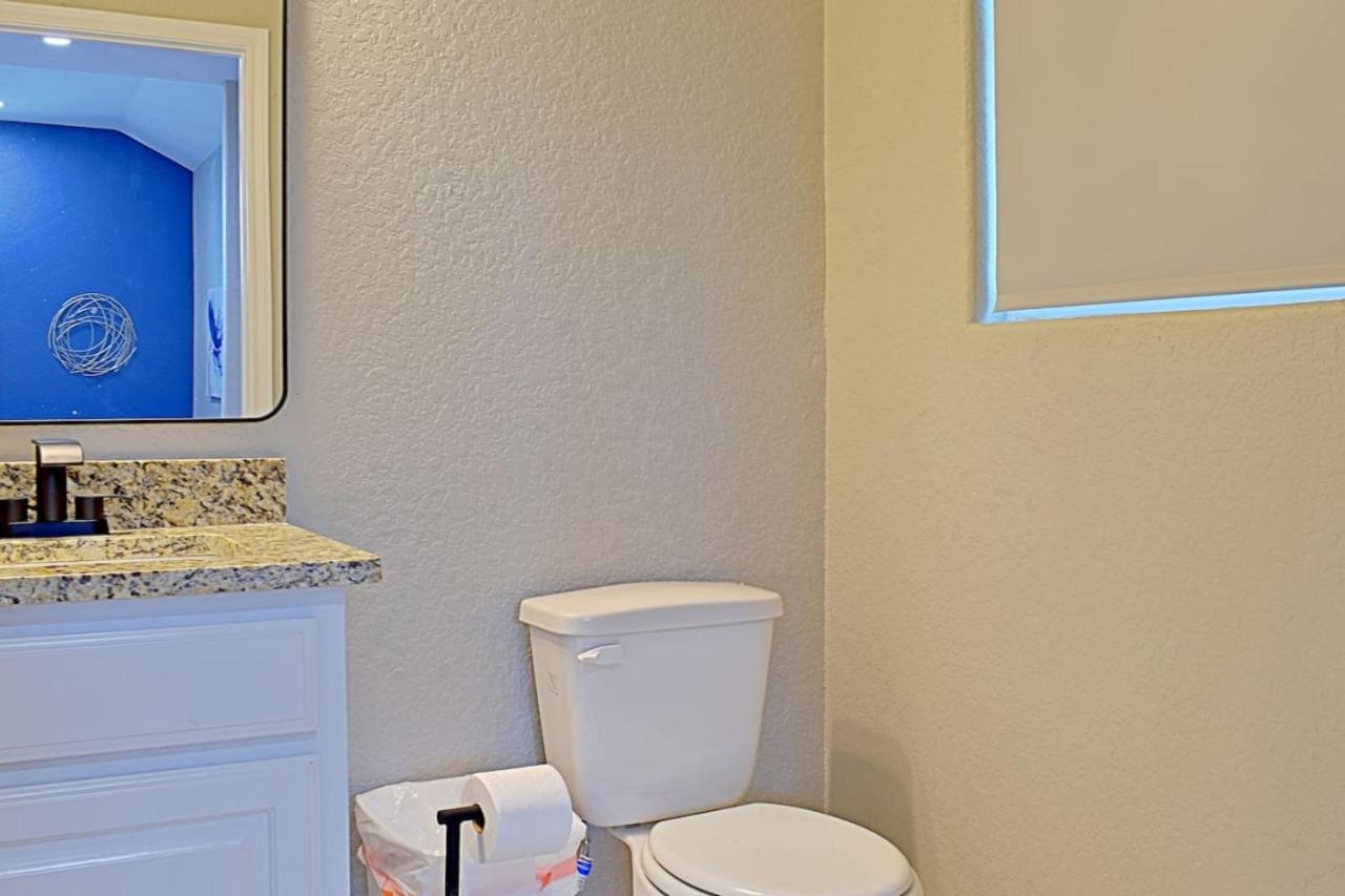 Stunning 6 Bedroom Near Downtown