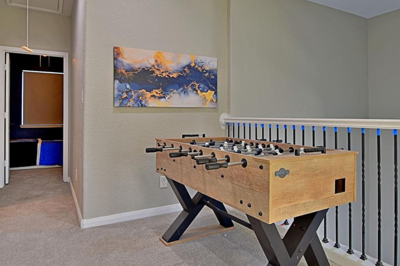 Stunning 6 Bedroom Near Downtown