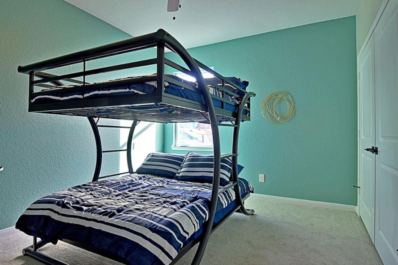 Stunning 6 Bedroom Near Downtown