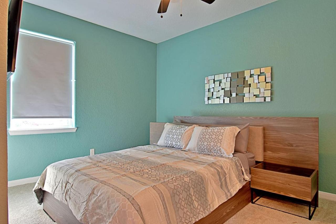 Stunning 6 Bedroom Near Downtown