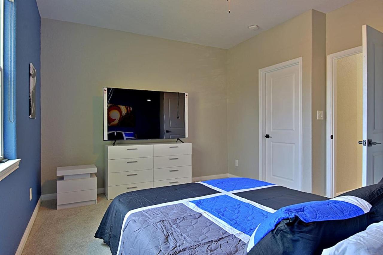 Stunning 6 Bedroom Near Downtown