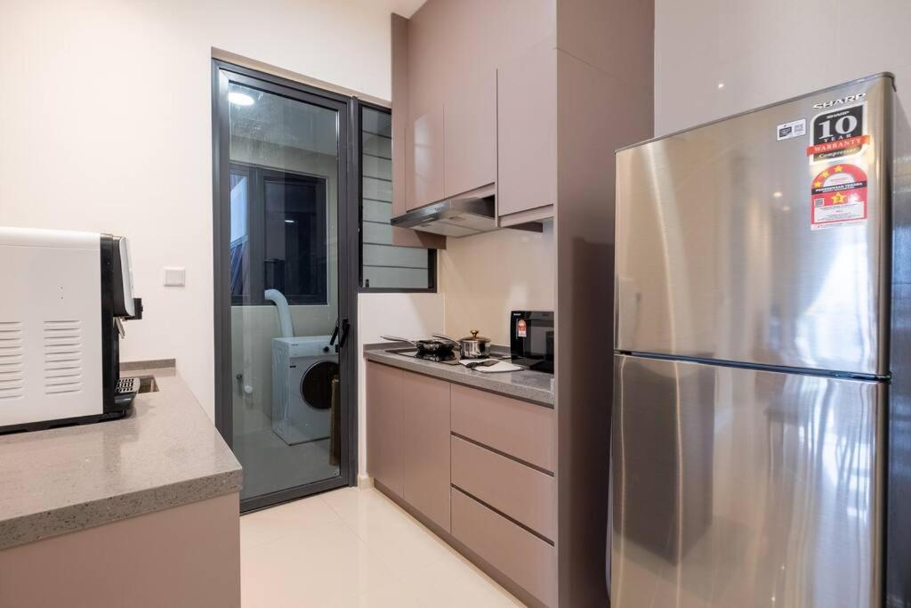 Linked Bridge to Sunway Velocity Mall 4BR MRT 中文房东