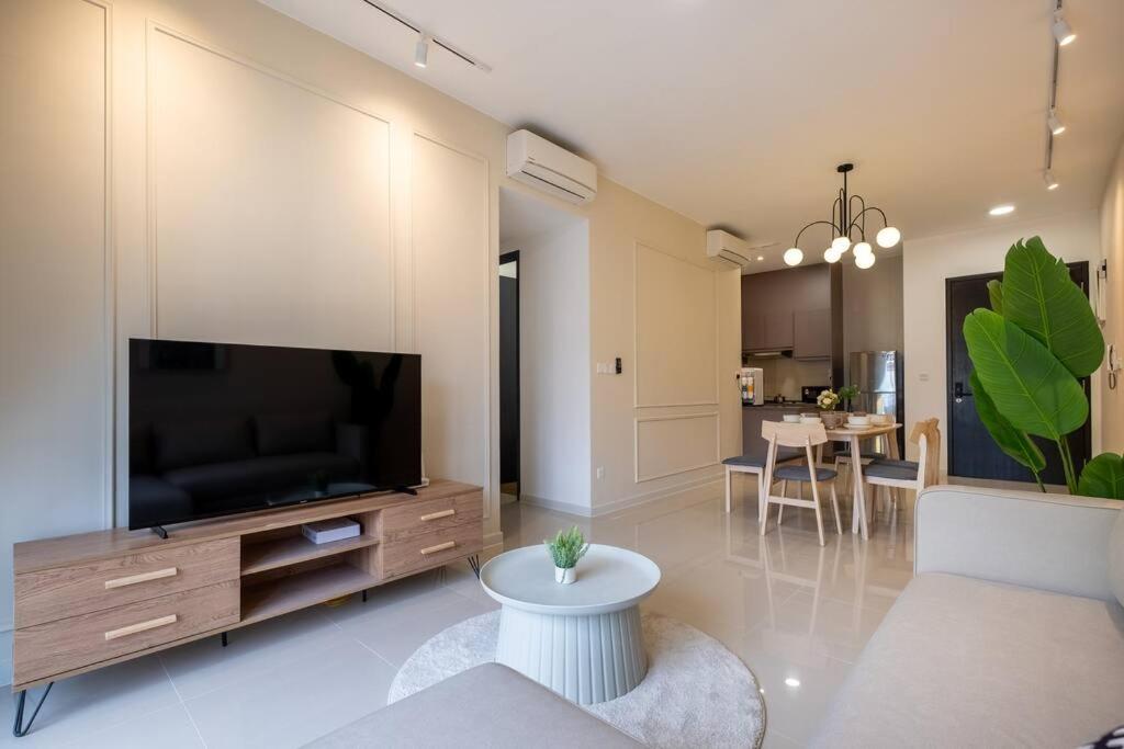 Linked Bridge to Sunway Velocity Mall 4BR MRT 中文房东