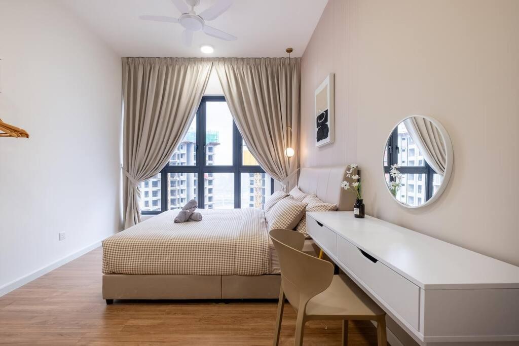 Linked Bridge to Sunway Velocity Mall 4BR MRT 中文房东