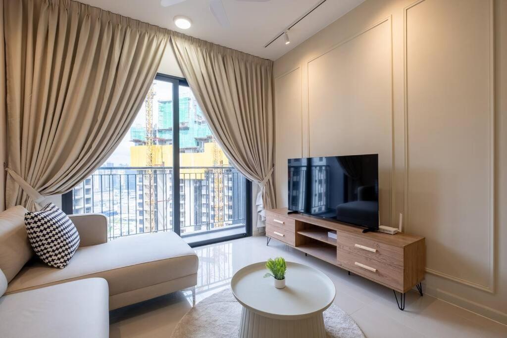 Linked Bridge to Sunway Velocity Mall 4BR MRT 中文房东