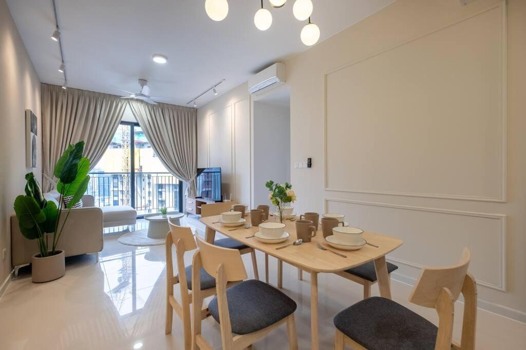 Linked Bridge to Sunway Velocity Mall 4BR MRT 中文房东