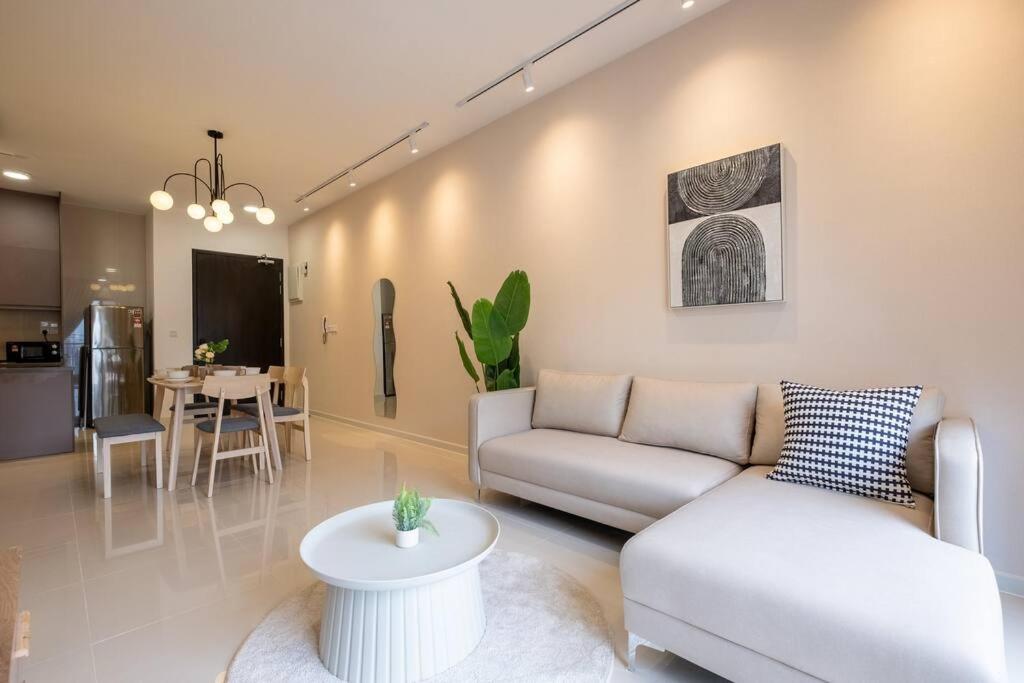Linked Bridge to Sunway Velocity Mall 4BR MRT 中文房东