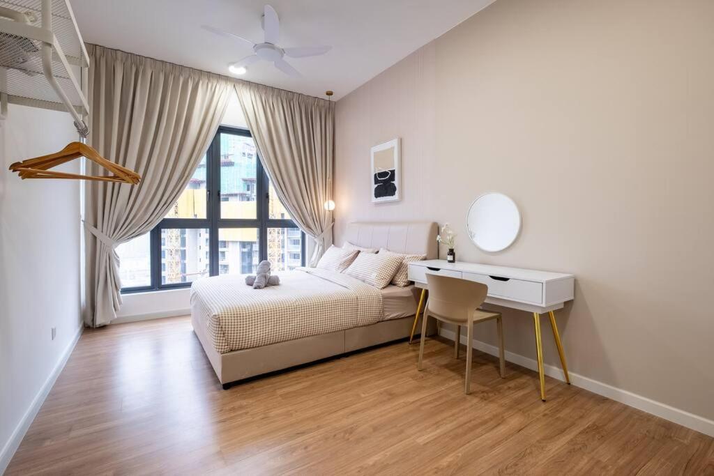 Linked Bridge to Sunway Velocity Mall 4BR MRT 中文房东