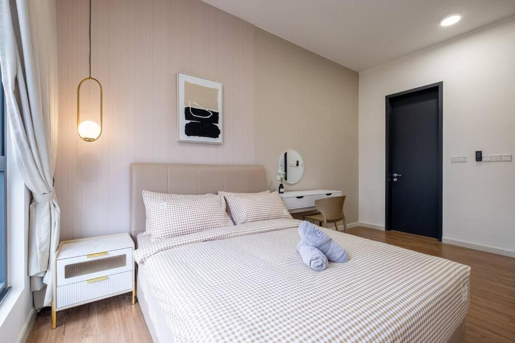 Linked Bridge to Sunway Velocity Mall 4BR MRT 中文房东
