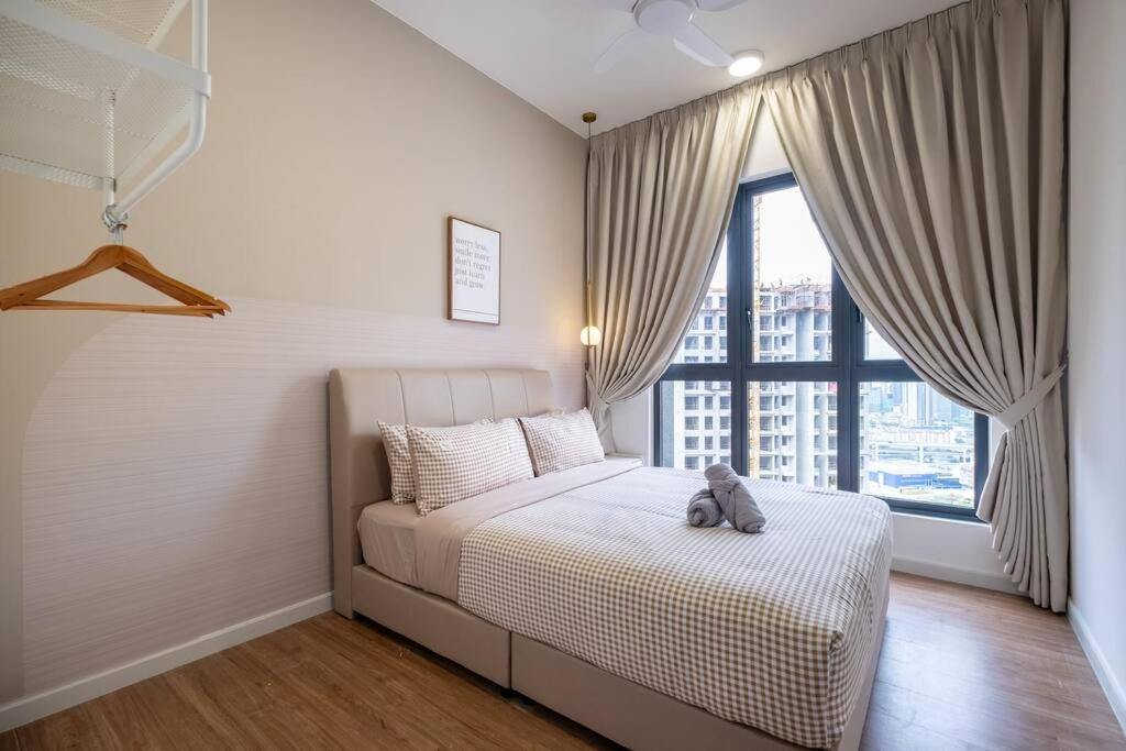 Linked Bridge to Sunway Velocity Mall 4BR MRT 中文房东