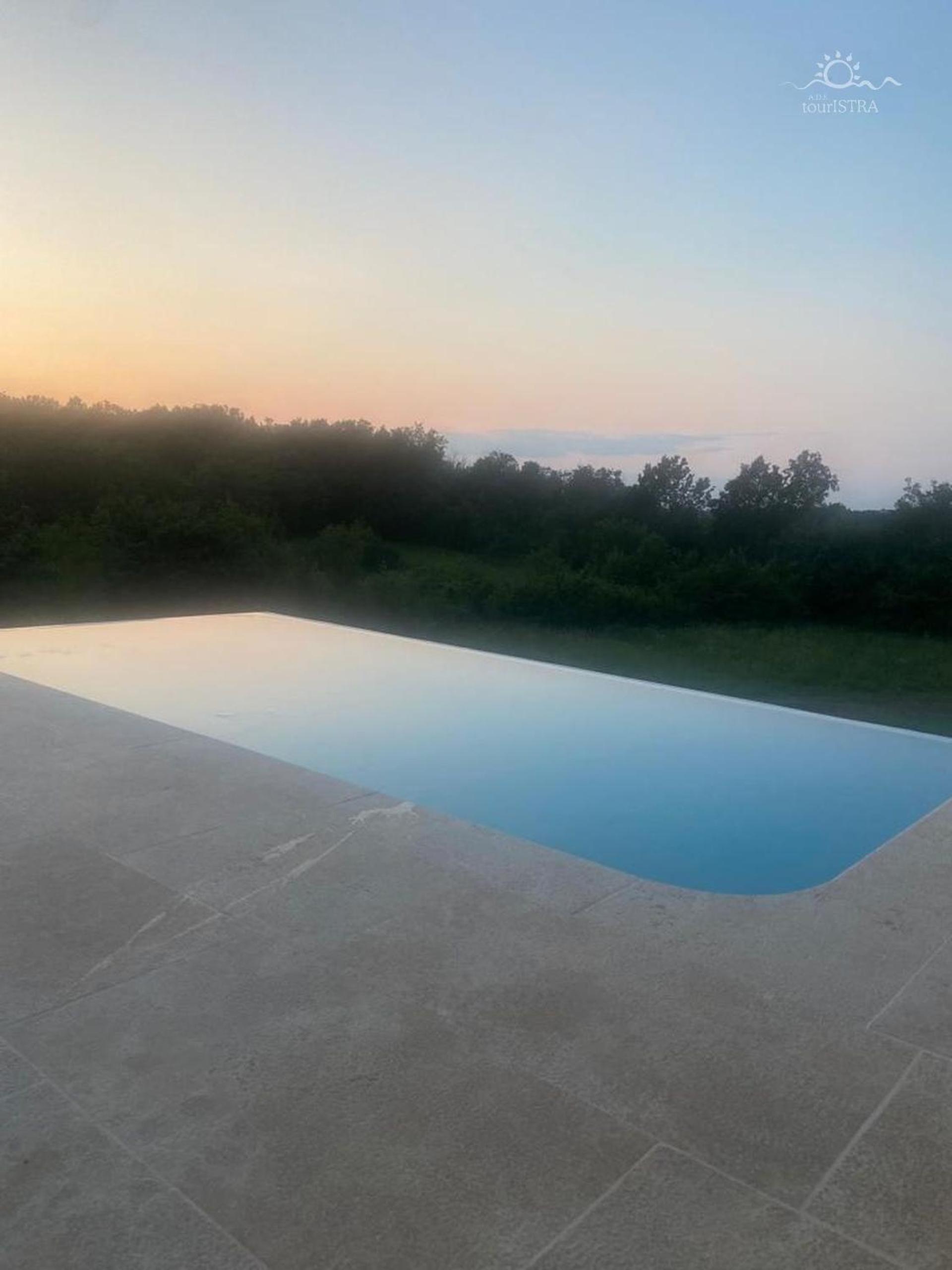 Villa Krug with 3 br and a pool immersed in nature near Buje