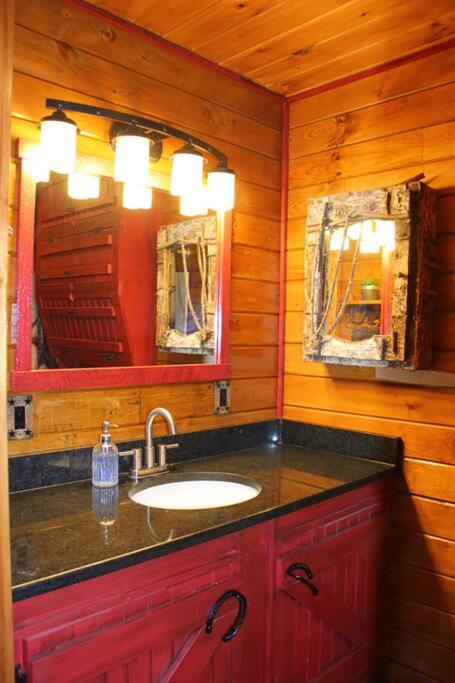 Horse Shoe Cottage: access to the bison ranch view 4