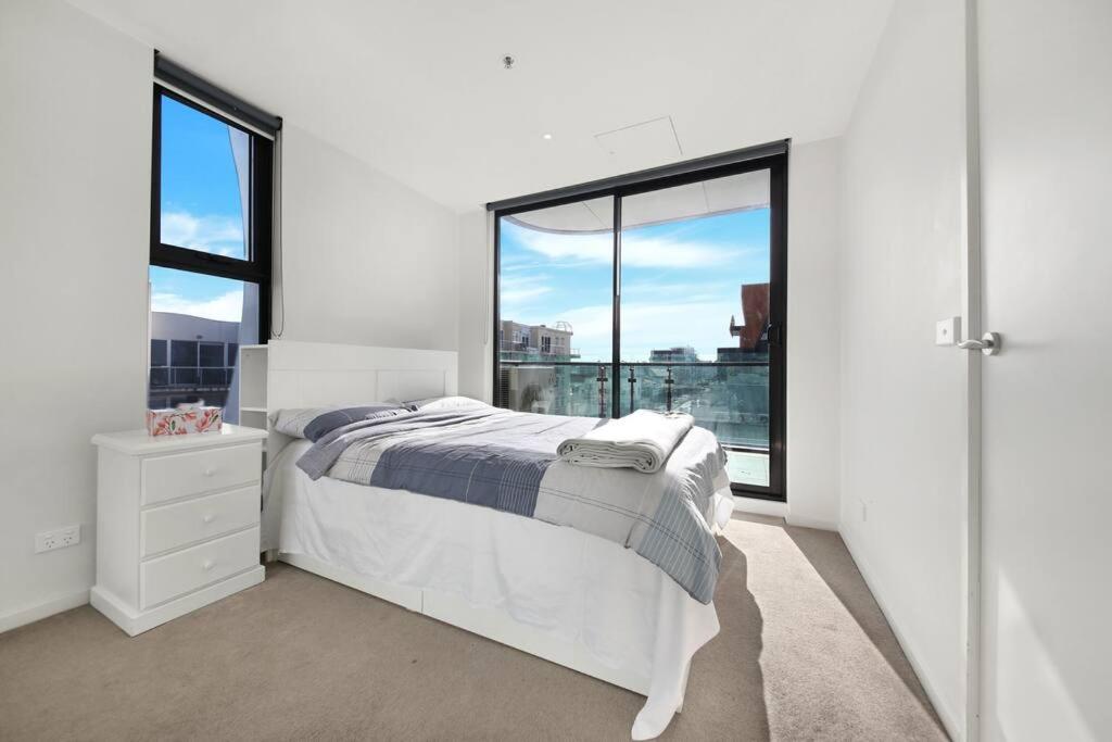 Top Location 2 BR Apt Amazing View & Free parking