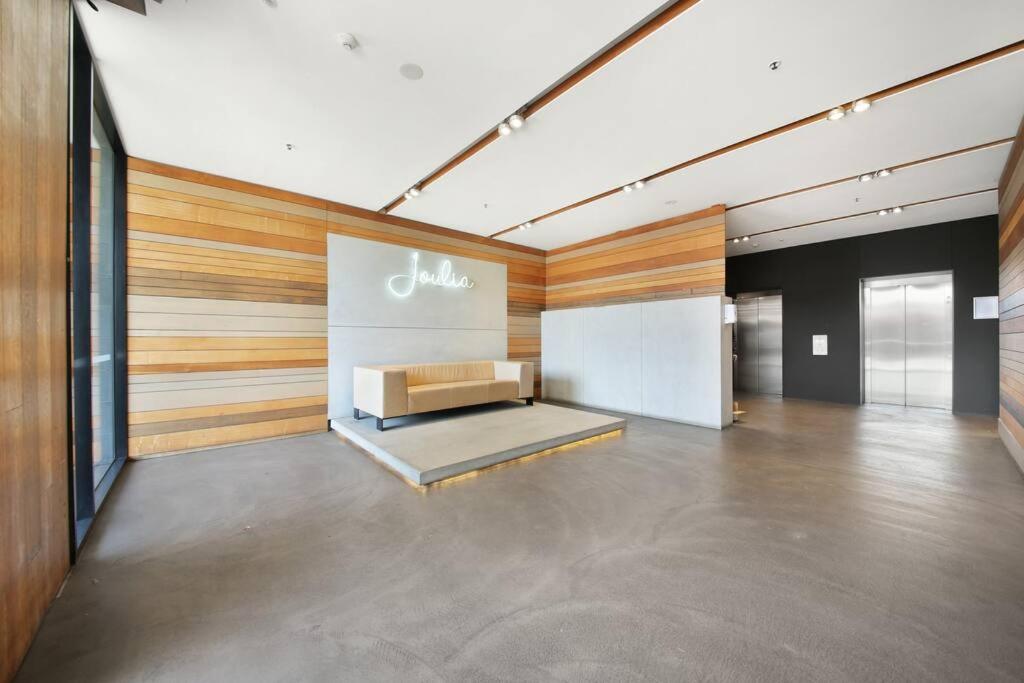 Top Location 2 BR Apt Amazing View & Free parking