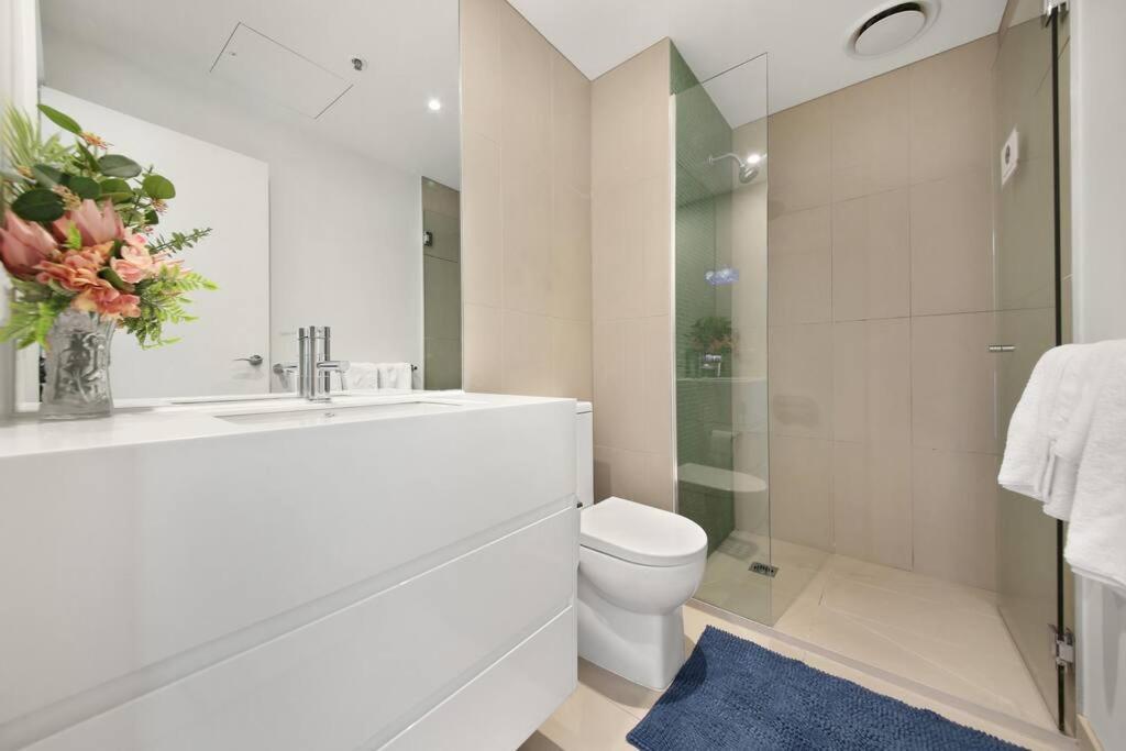 Top Location 2 BR Apt Amazing View & Free parking
