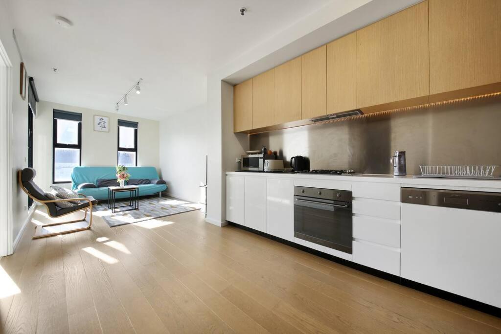Top Location 2 BR Apt Amazing View & Free parking