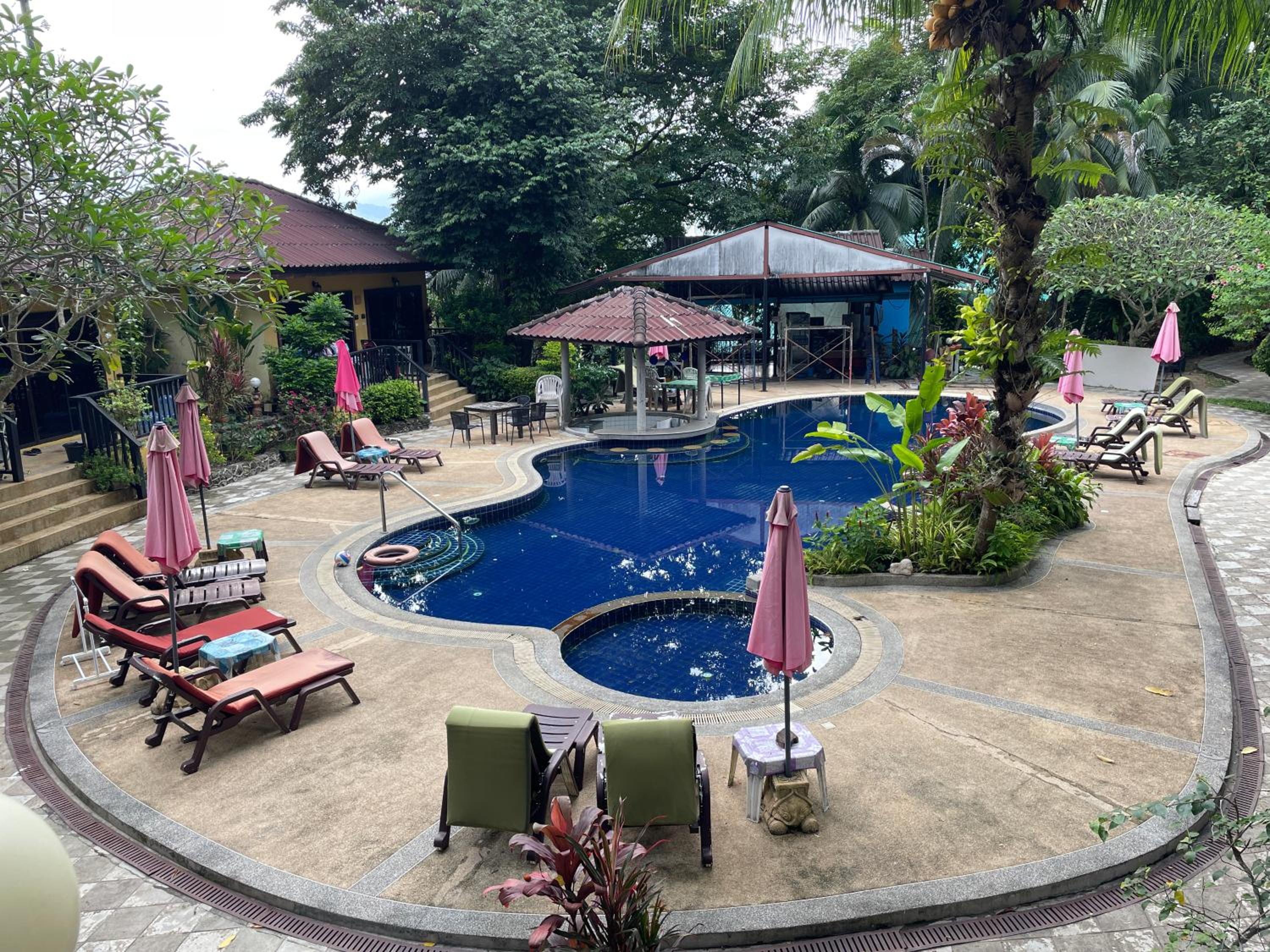 patong beautiful pool villa
