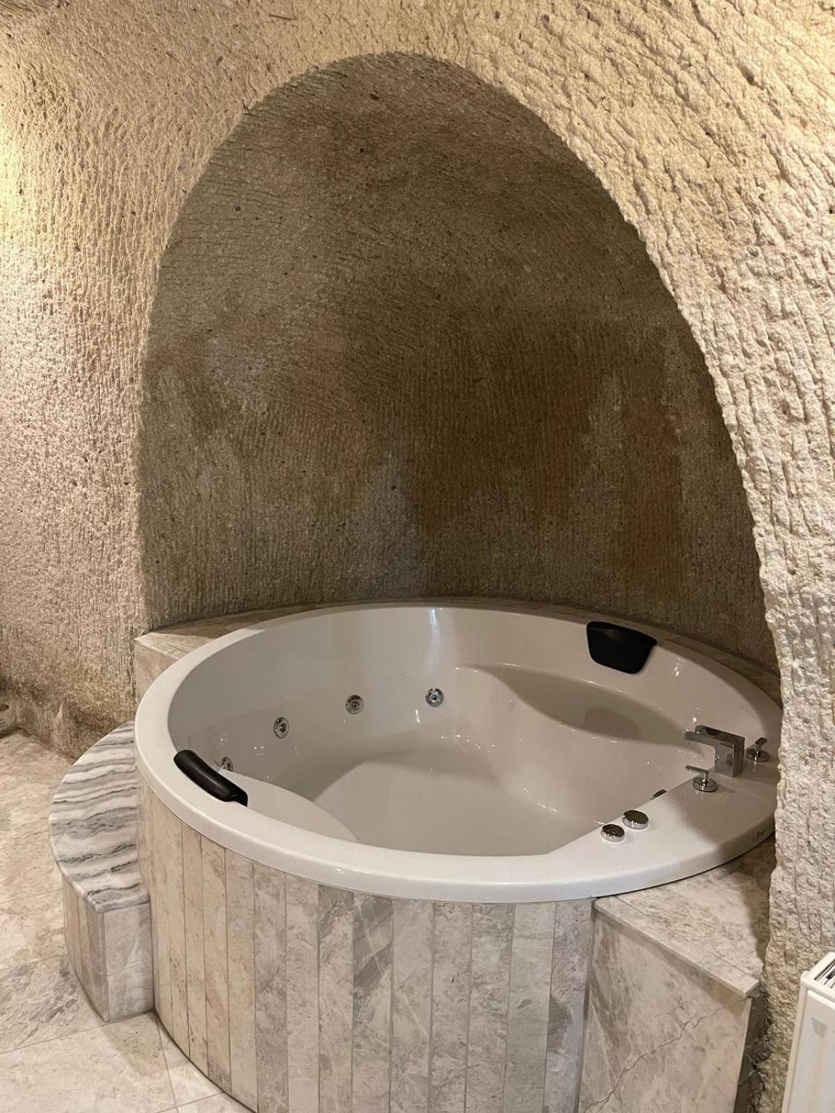 Cappadocia Empire Cave Hotel - Image 65