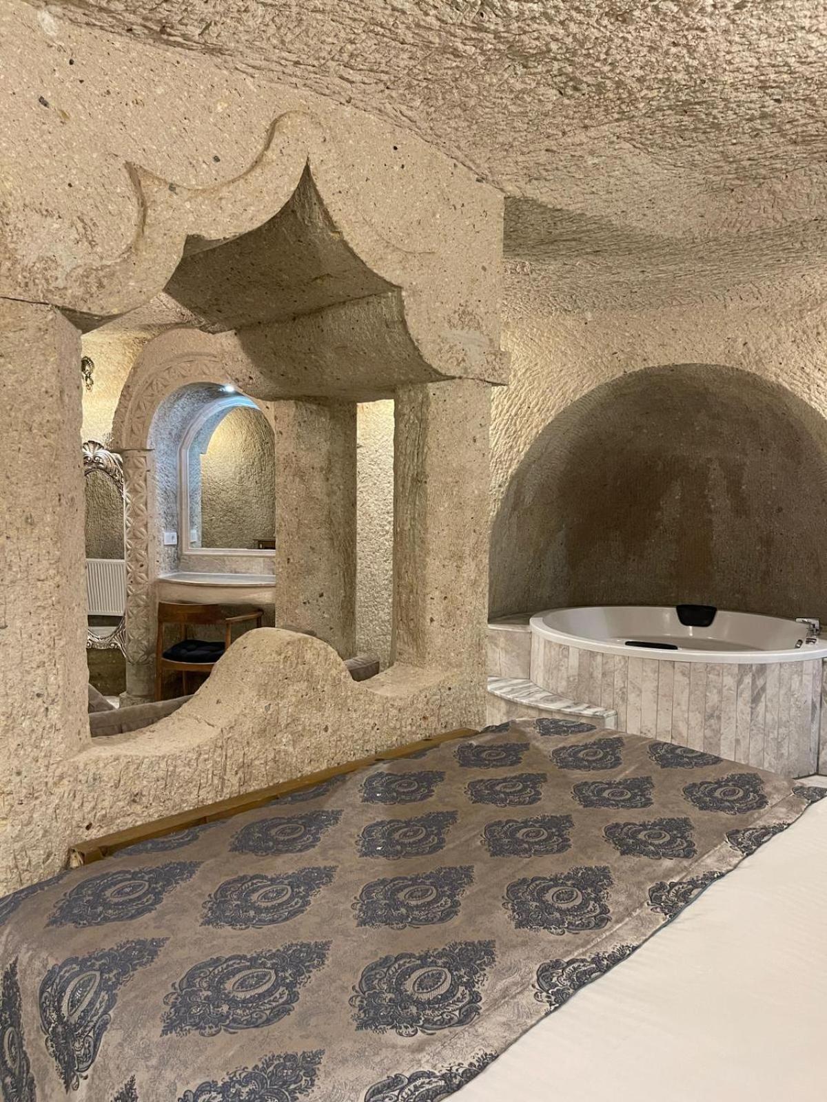 Cappadocia Empire Cave Hotel - Image 68