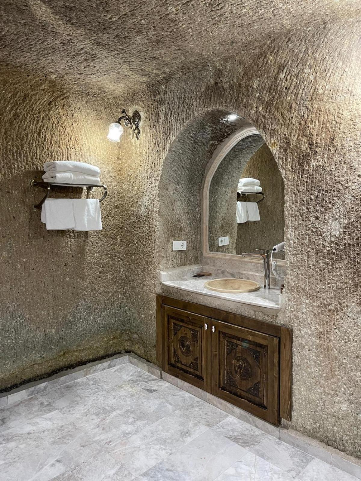 Cappadocia Empire Cave Hotel - Image 8