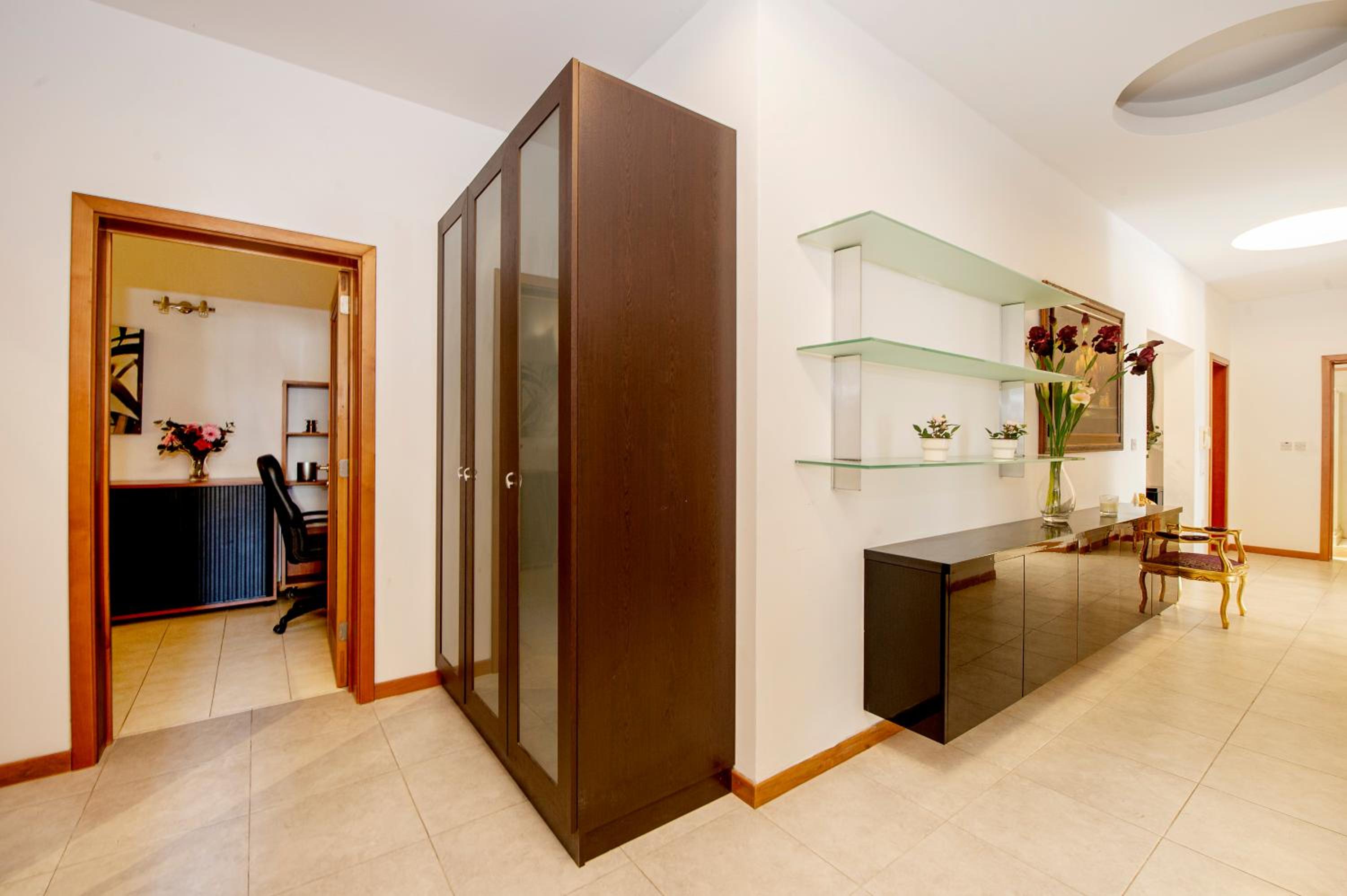 St. Julians Portomaso Marina Antique Apartment photo 3