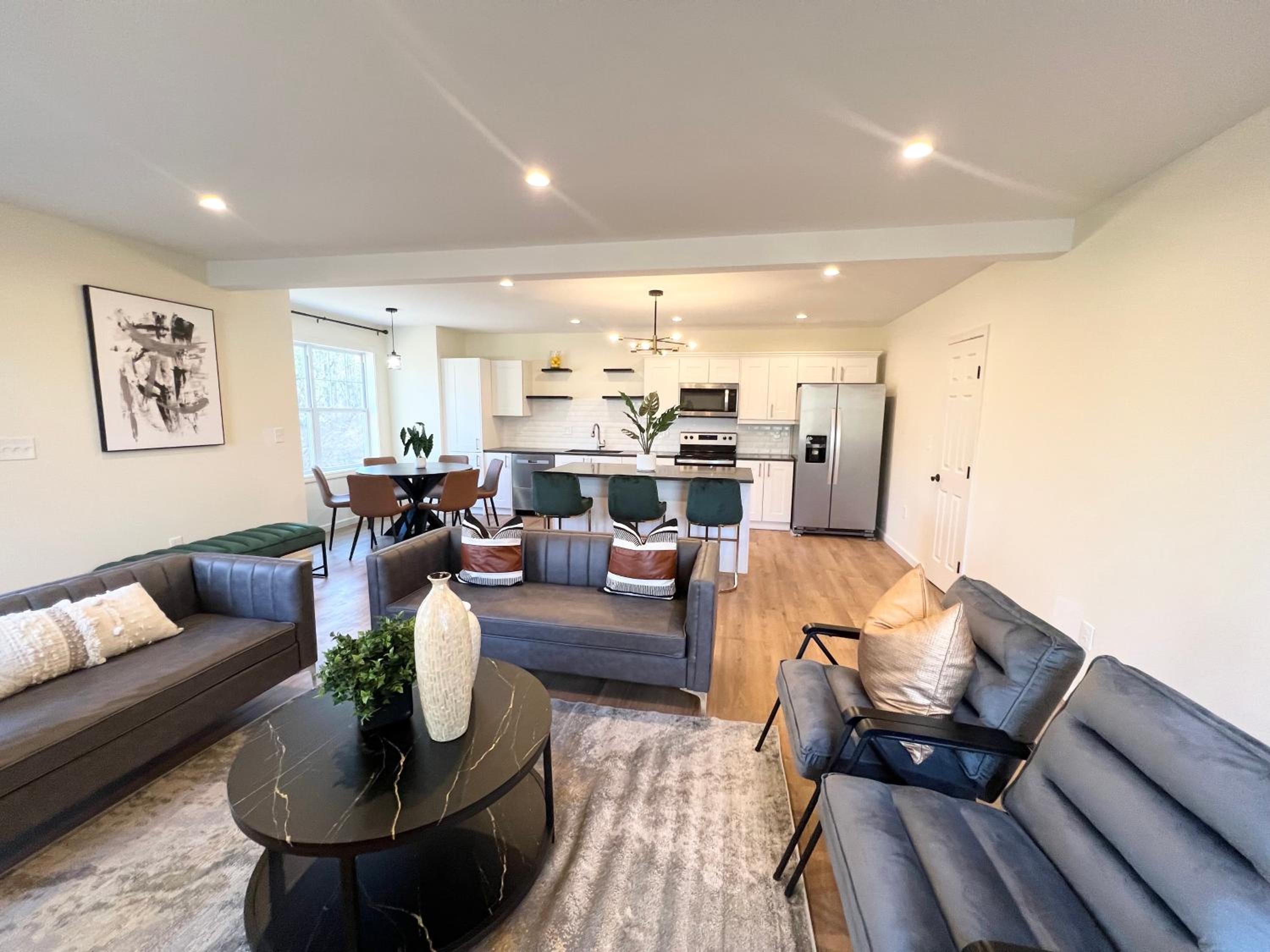 Beautiful Furnished 5-Bedroom House in Great Neighborhood view 2
