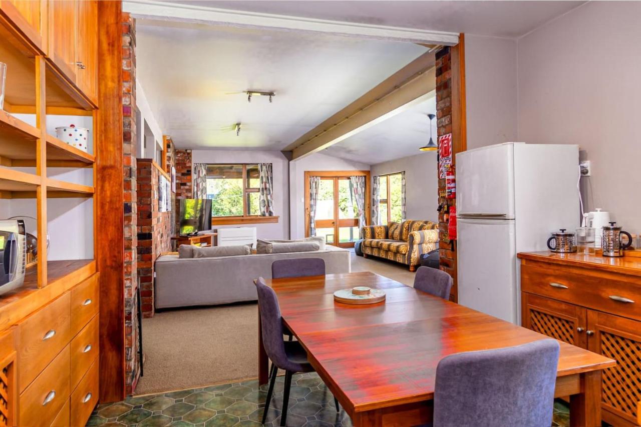 Forest House and Cottage Methven