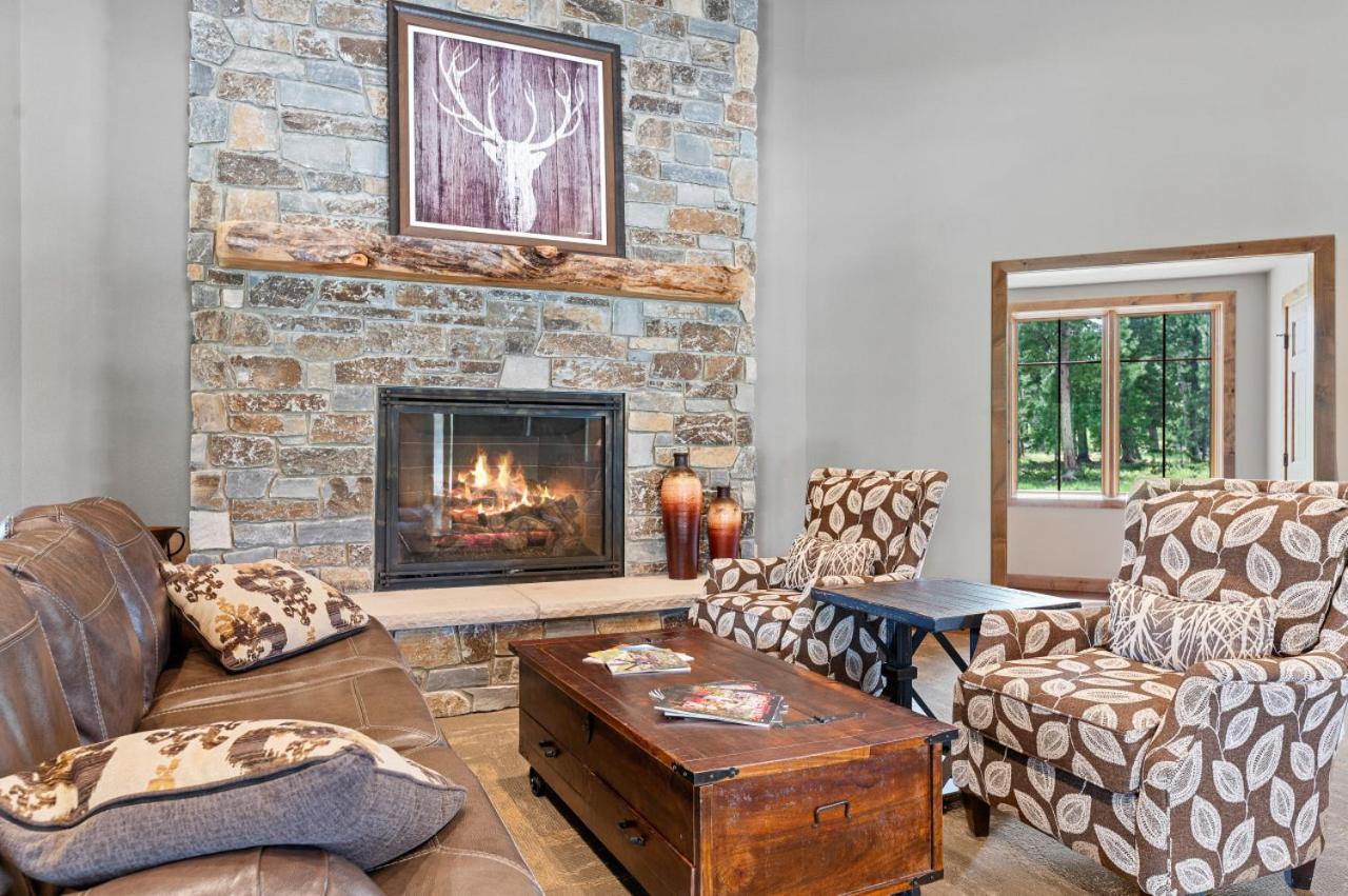 Cozy T Cabin at Powderhouse Pass