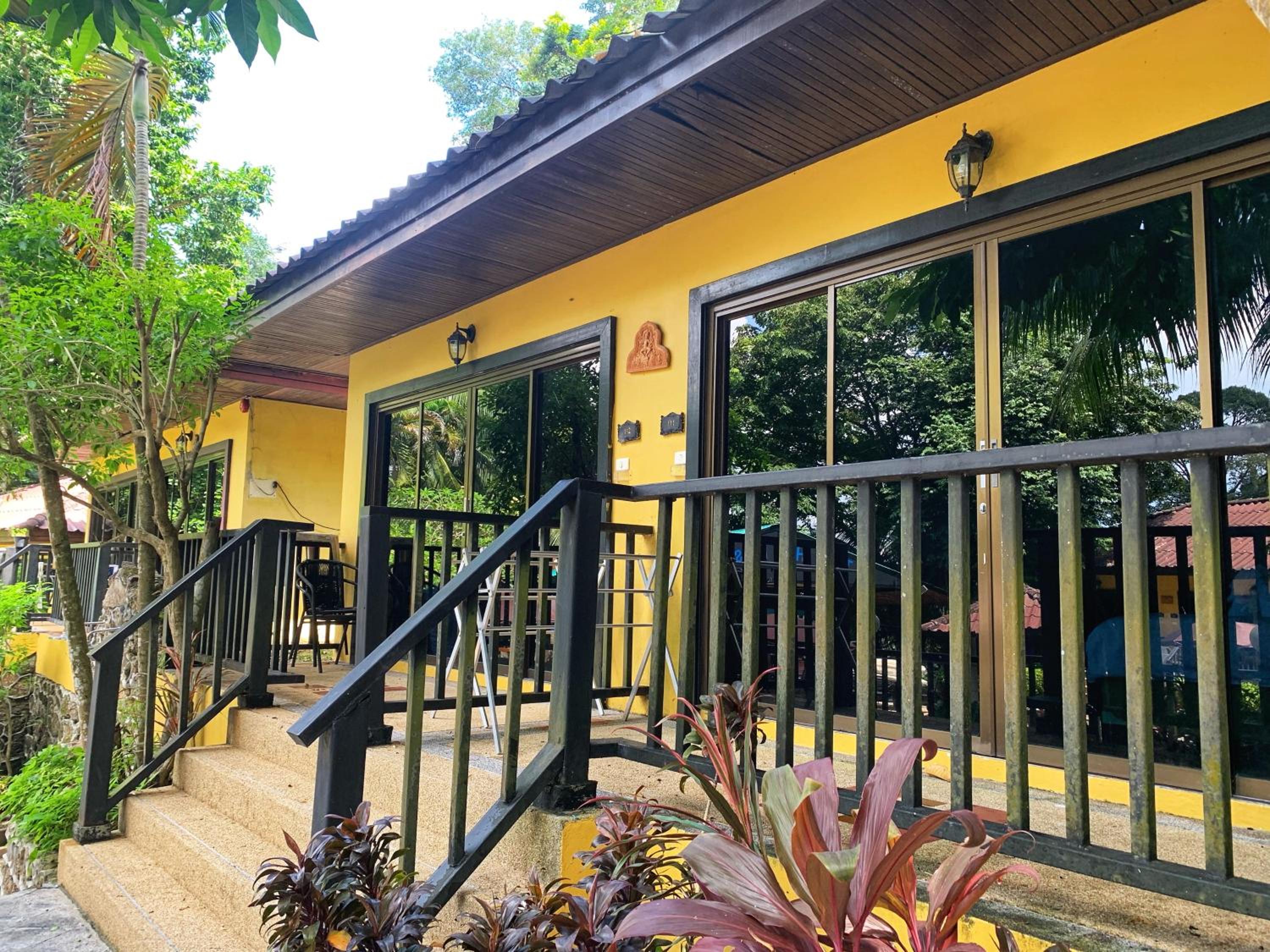 patong beautiful pool villa