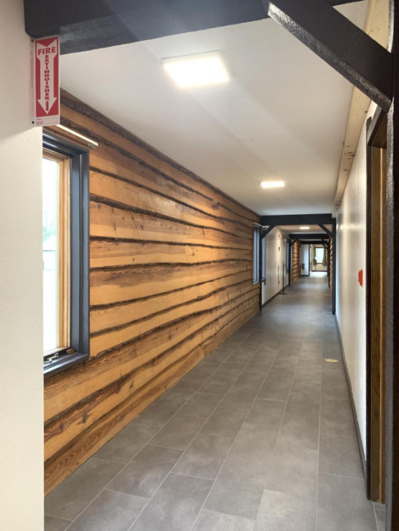 Bridge Inn Tomhawk - 2nd Floor, 1 King Size Bed, Balcony, River View view 2