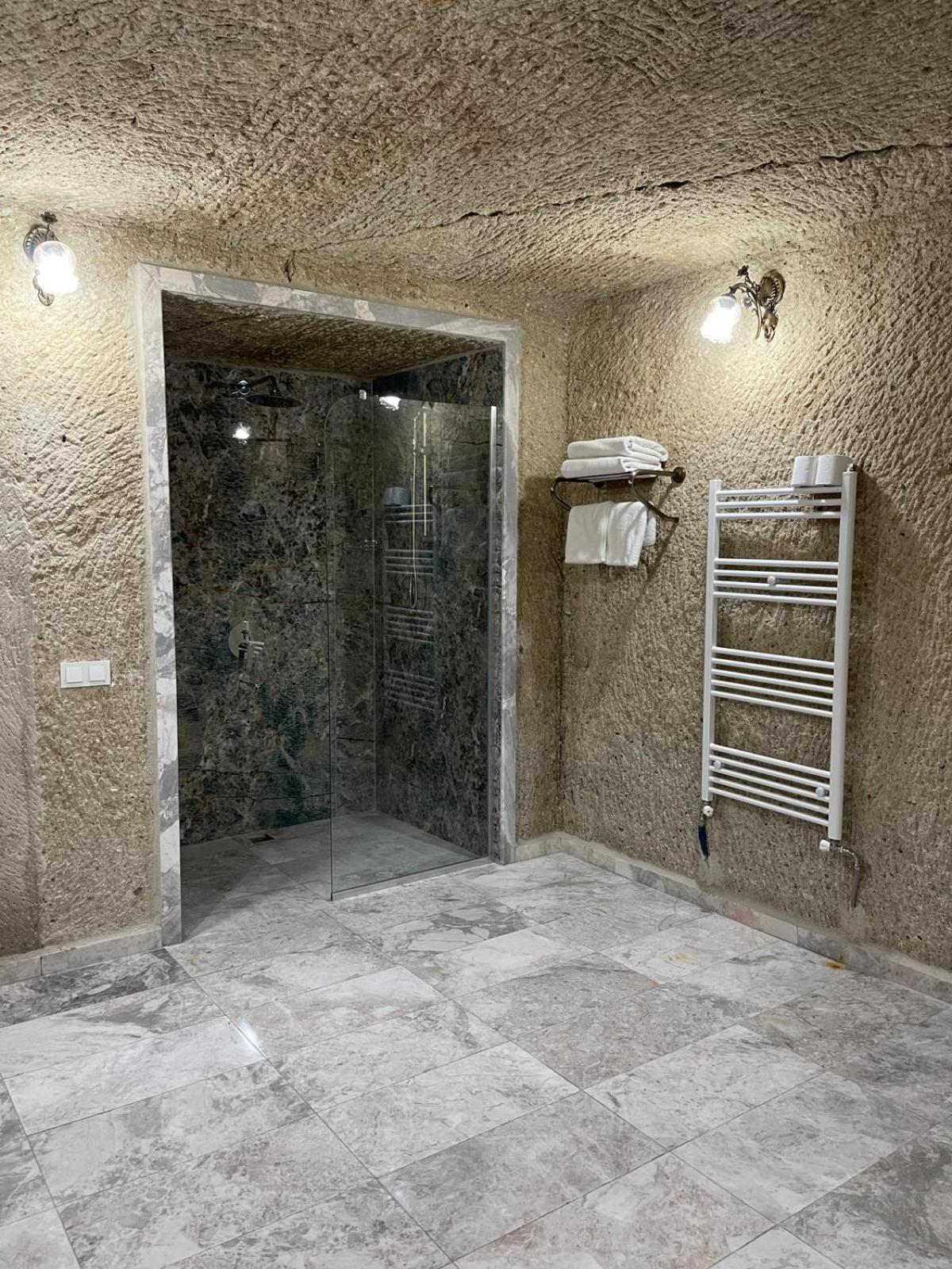 Cappadocia Empire Cave Hotel - Image 49